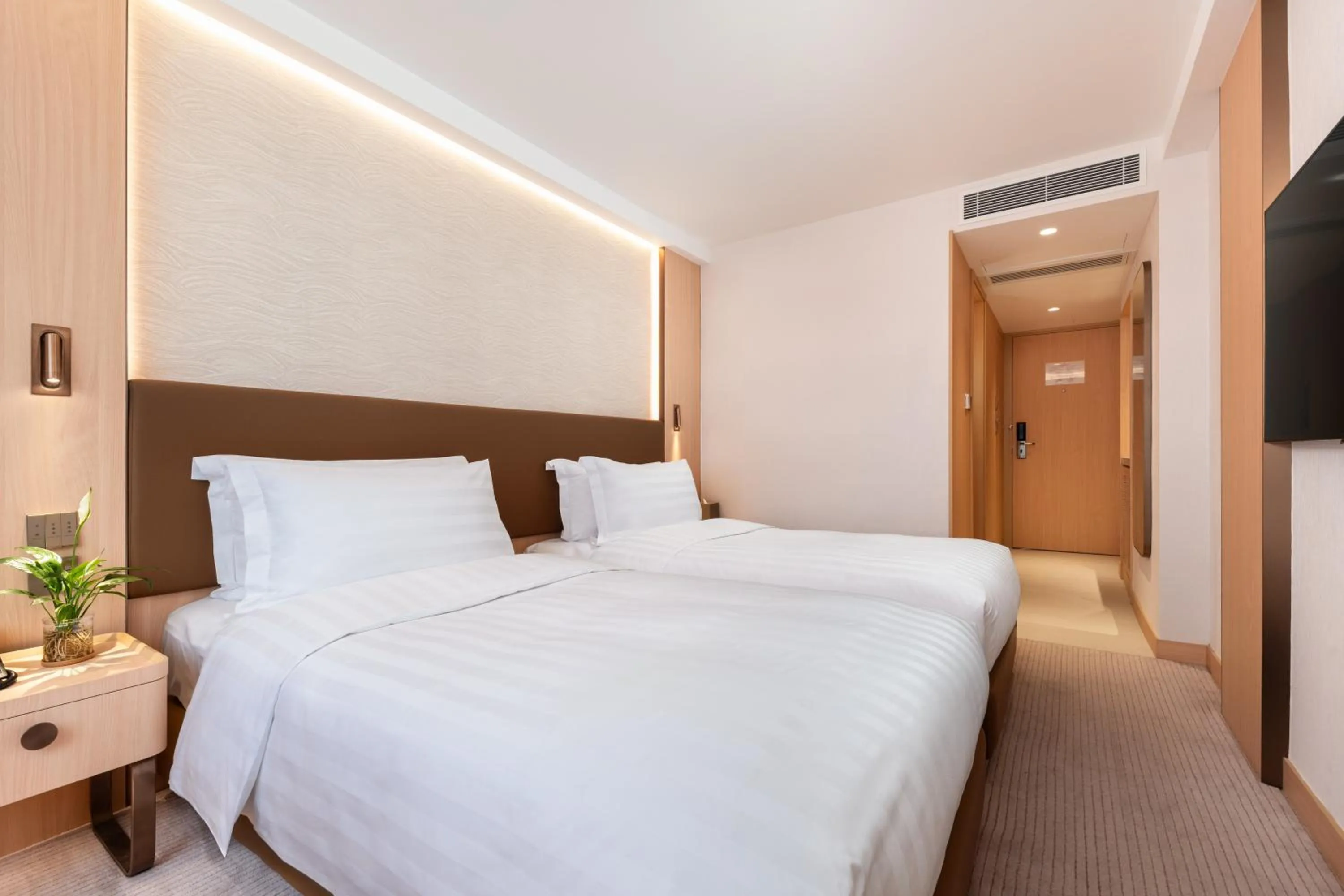 Bed in The Kimberley Hotel