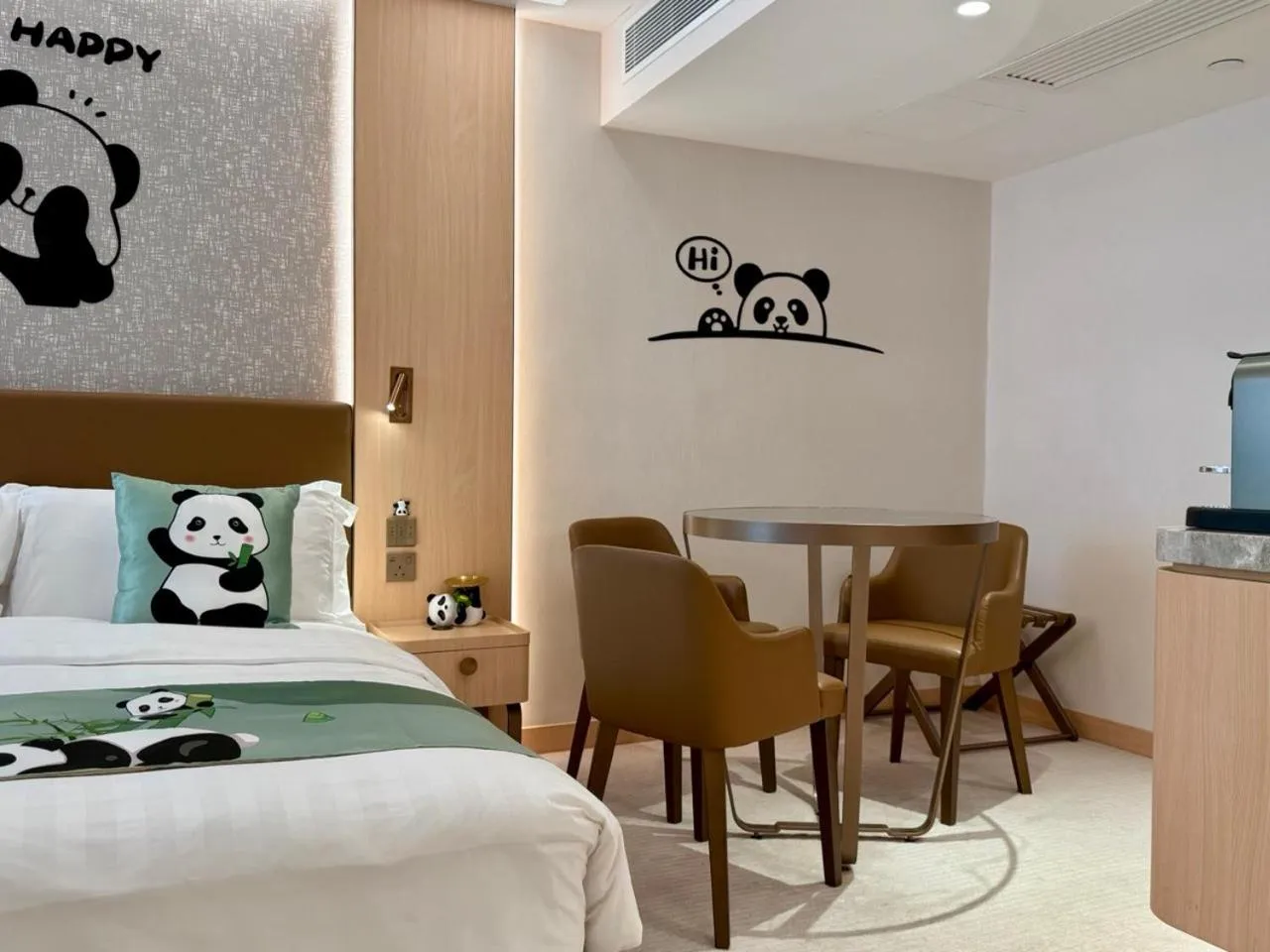 Bed in The Kimberley Hotel