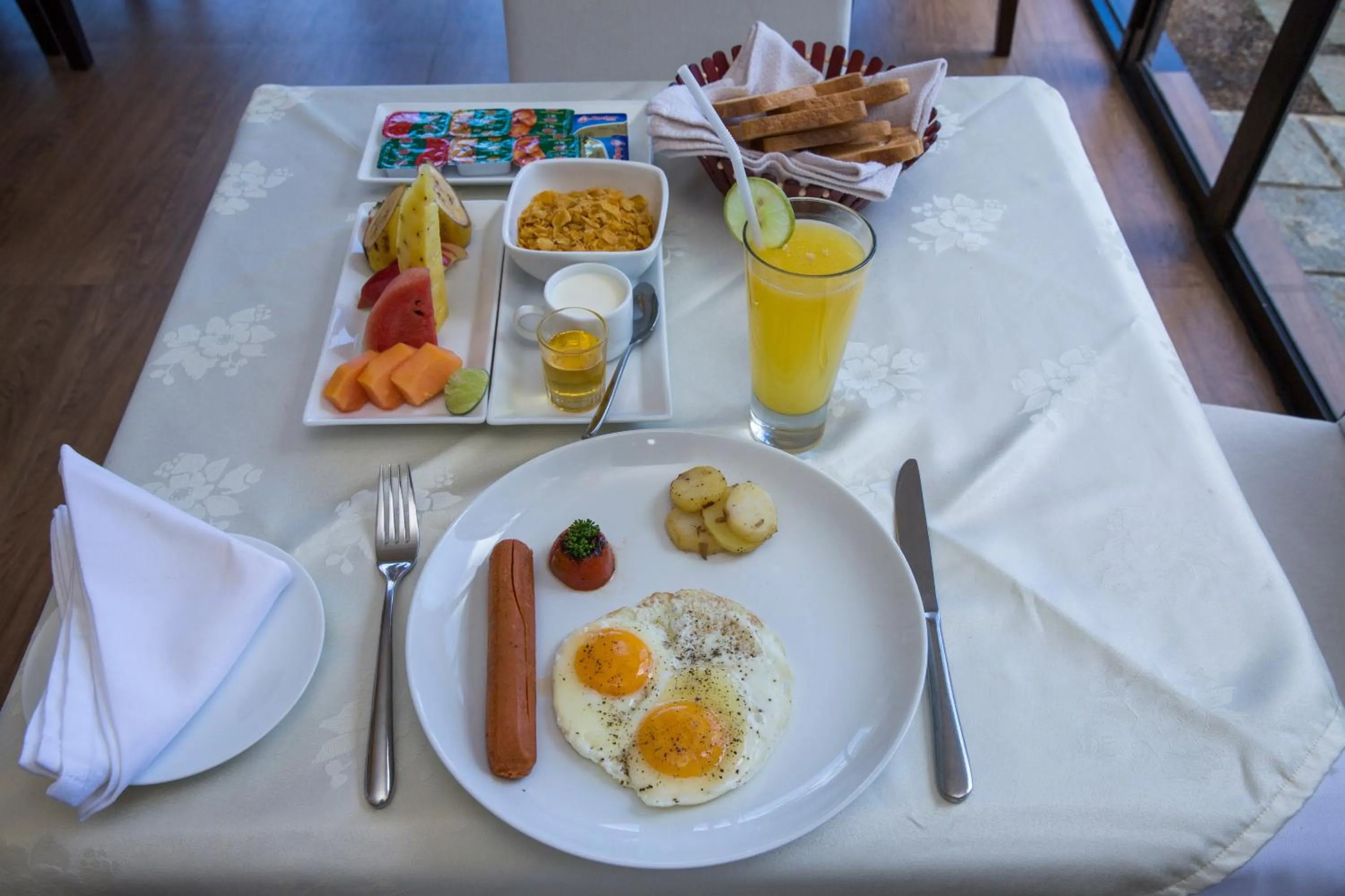 English/Irish breakfast in The CheRiz Boutique