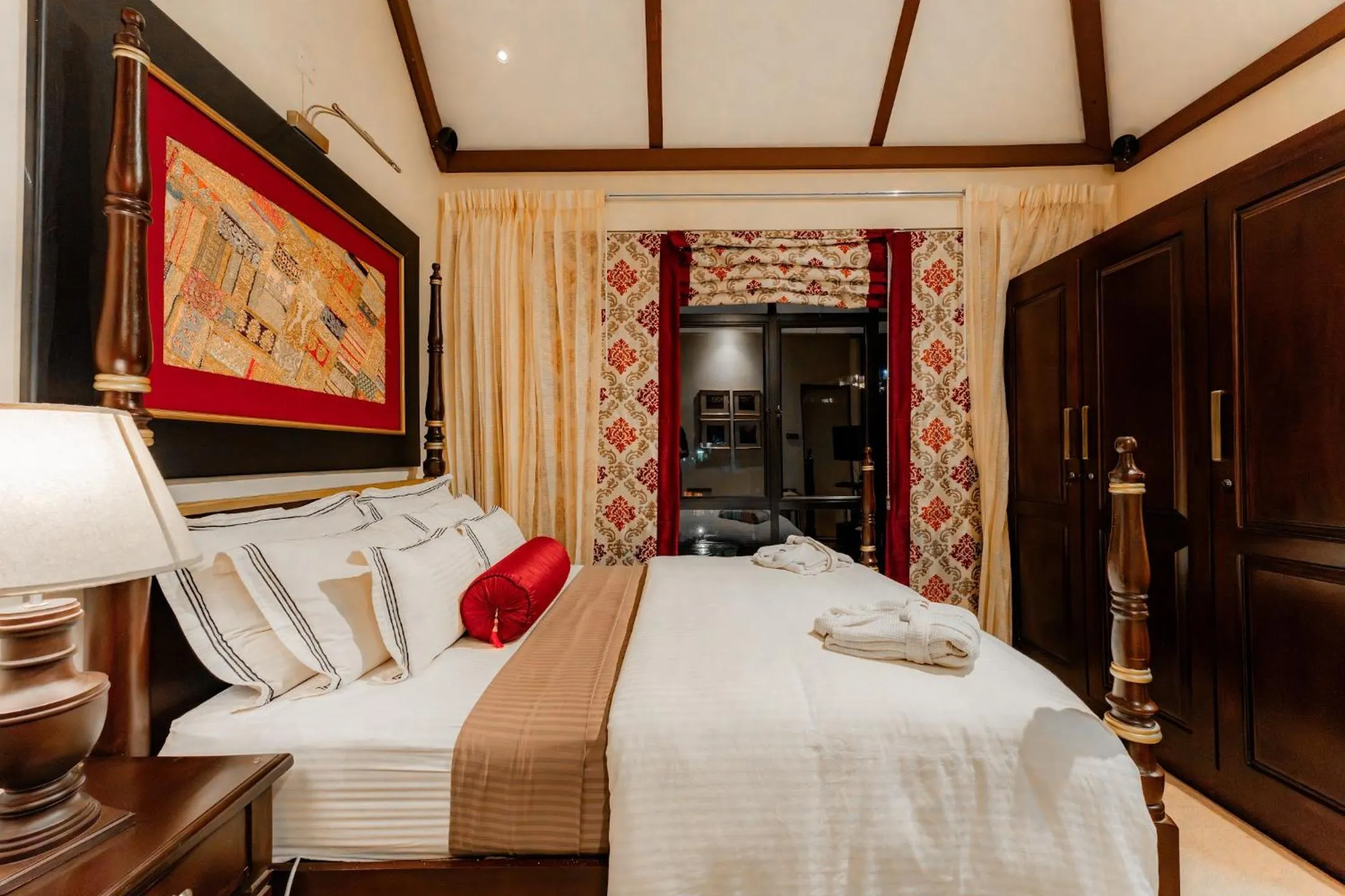 Bedroom, Bed in The CheRiz Boutique