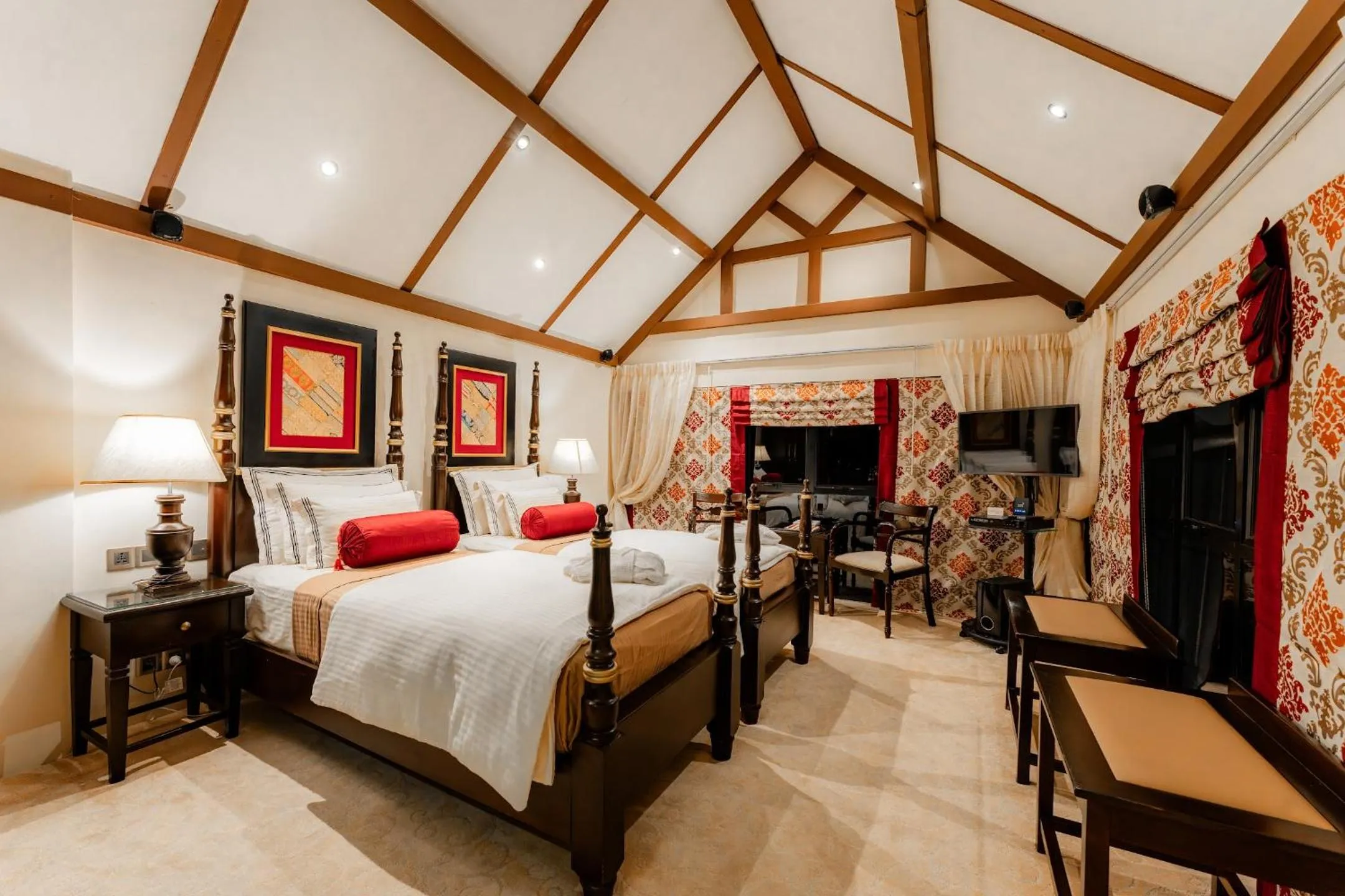 Bedroom, Bed in The CheRiz Boutique