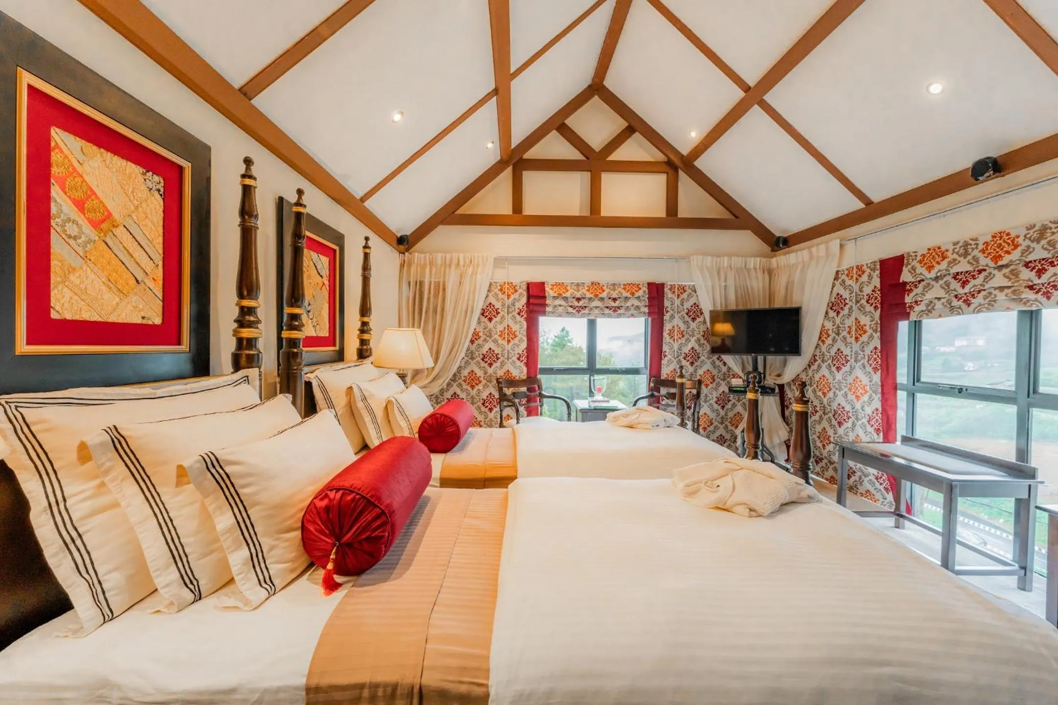 Bedroom, Bed in The CheRiz Boutique