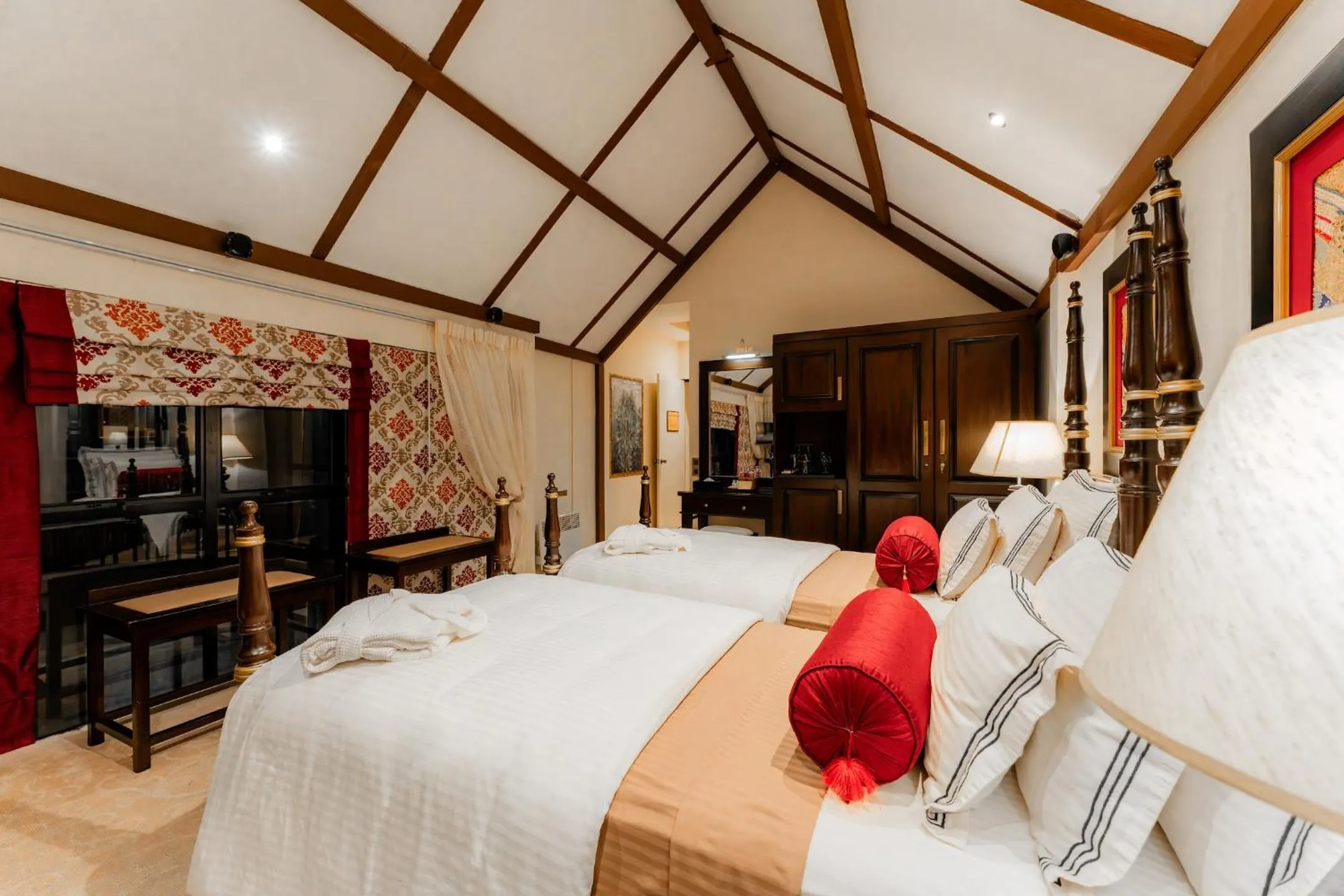 Bedroom, Bed in The CheRiz Boutique