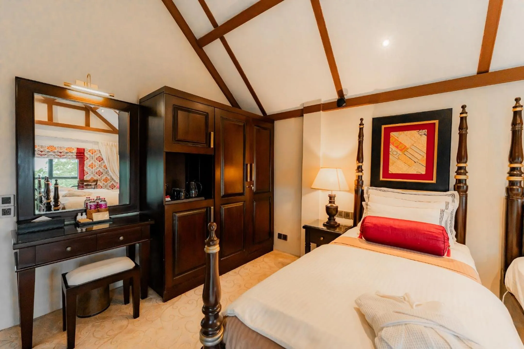 Bedroom, Bed in The CheRiz Boutique