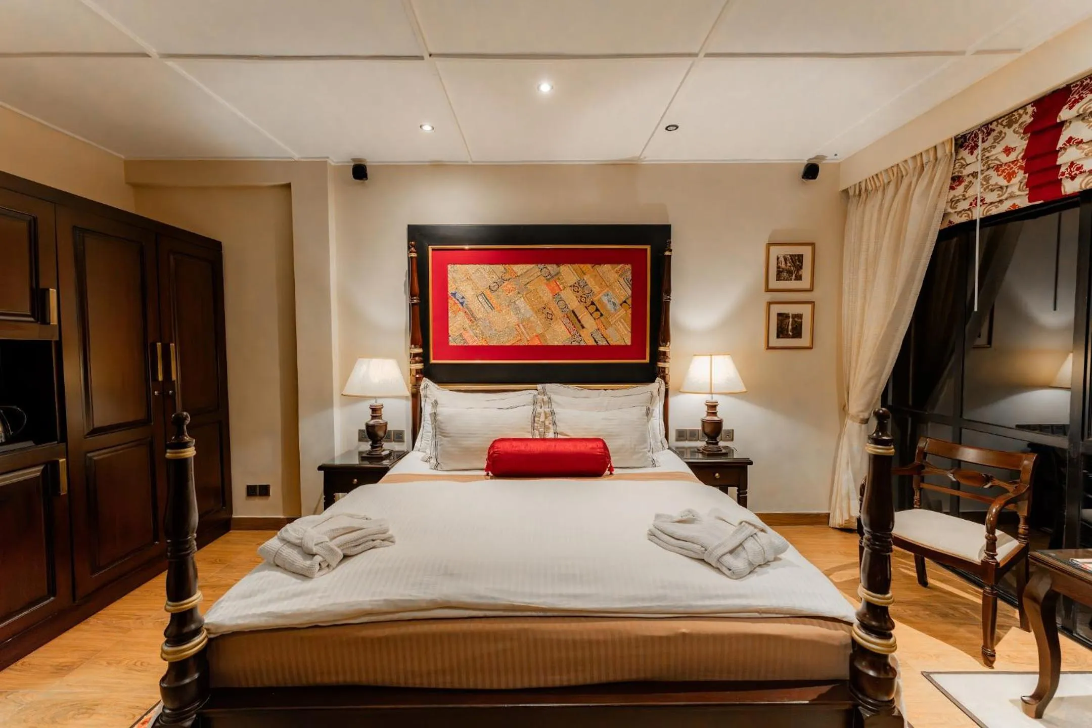 Bedroom, Bed in The CheRiz Boutique