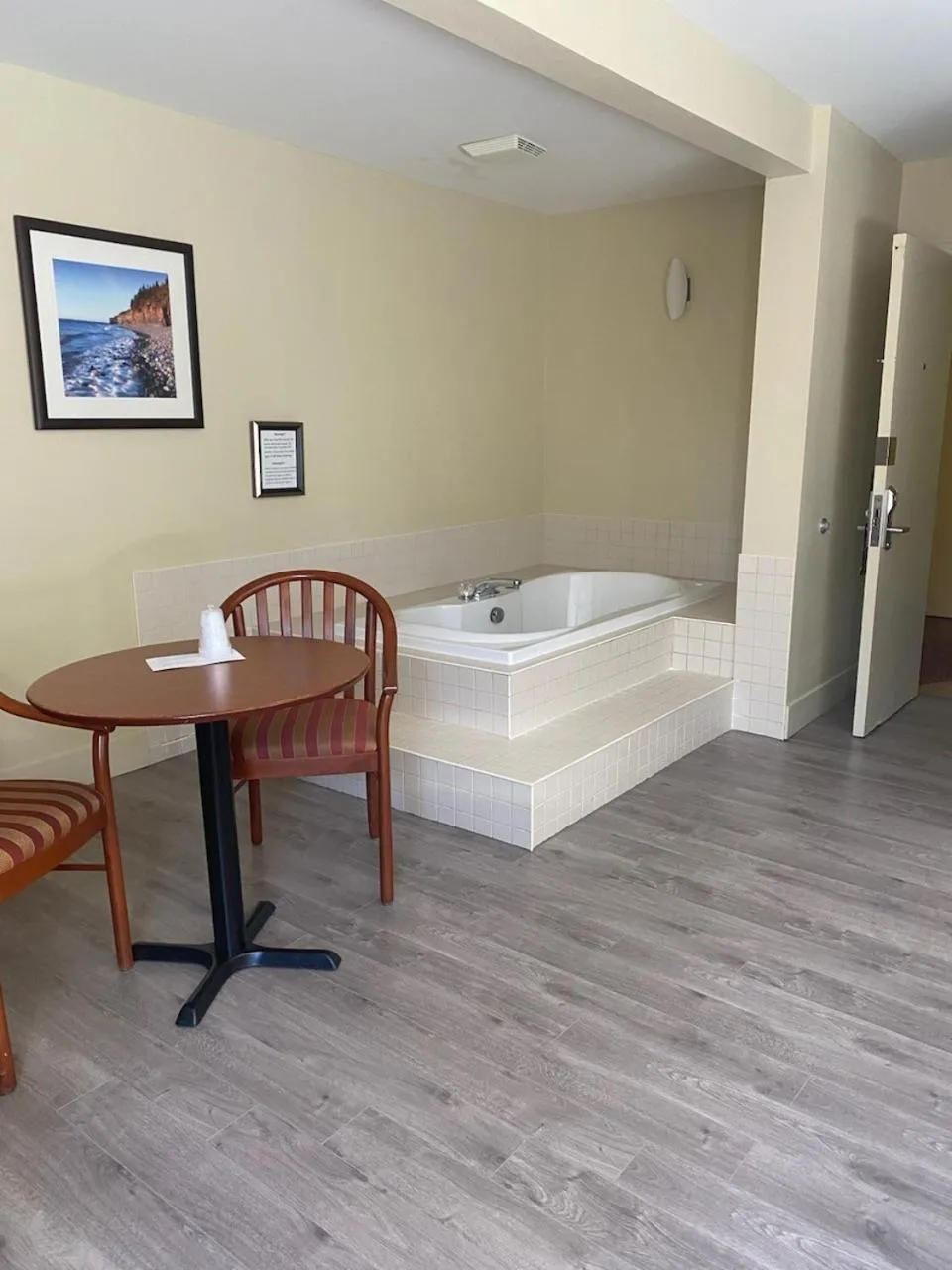 Hot Tub in Super 8 by Wyndham Campbellton NB