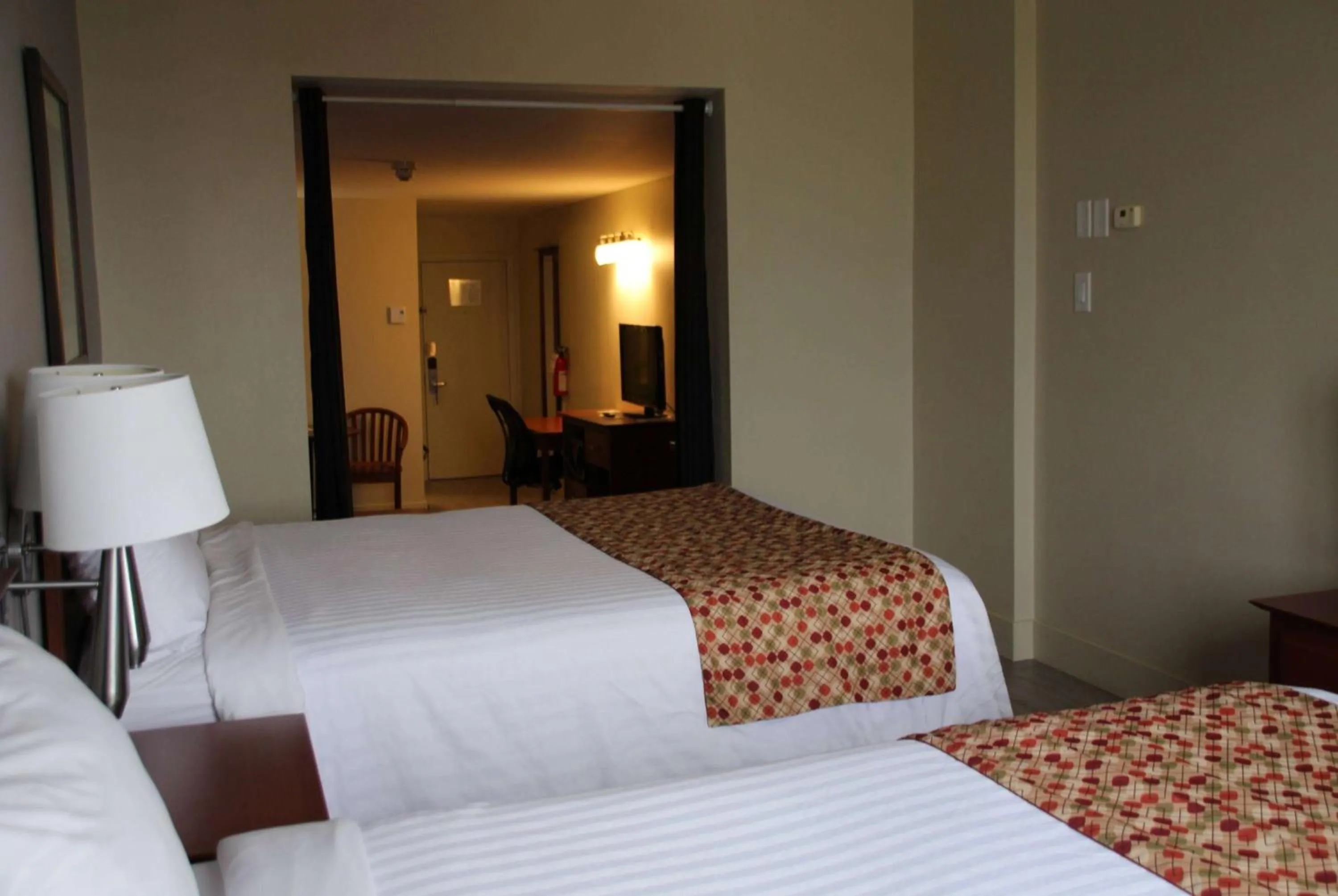 Photo of the whole room, Bed in Super 8 by Wyndham Campbellton NB