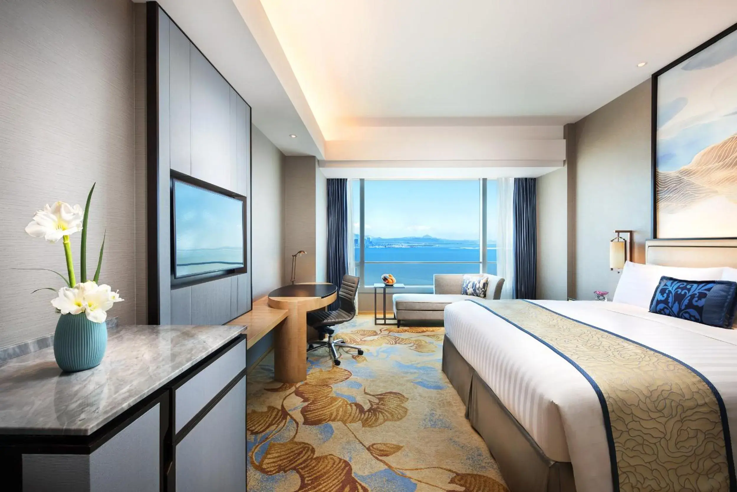 Seating area, Bed in Shangri-La Xiamen Seating area, Bed in Shangri-La Xiamen