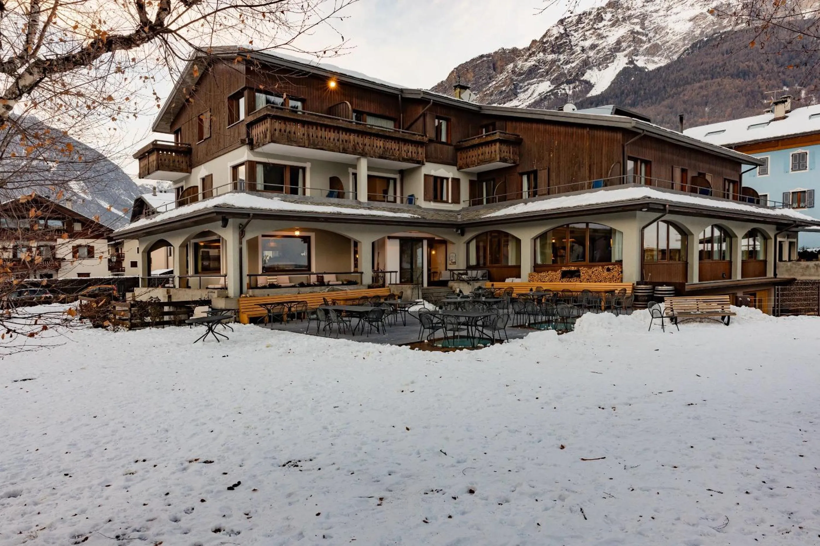 Property building in Hotel Nevada