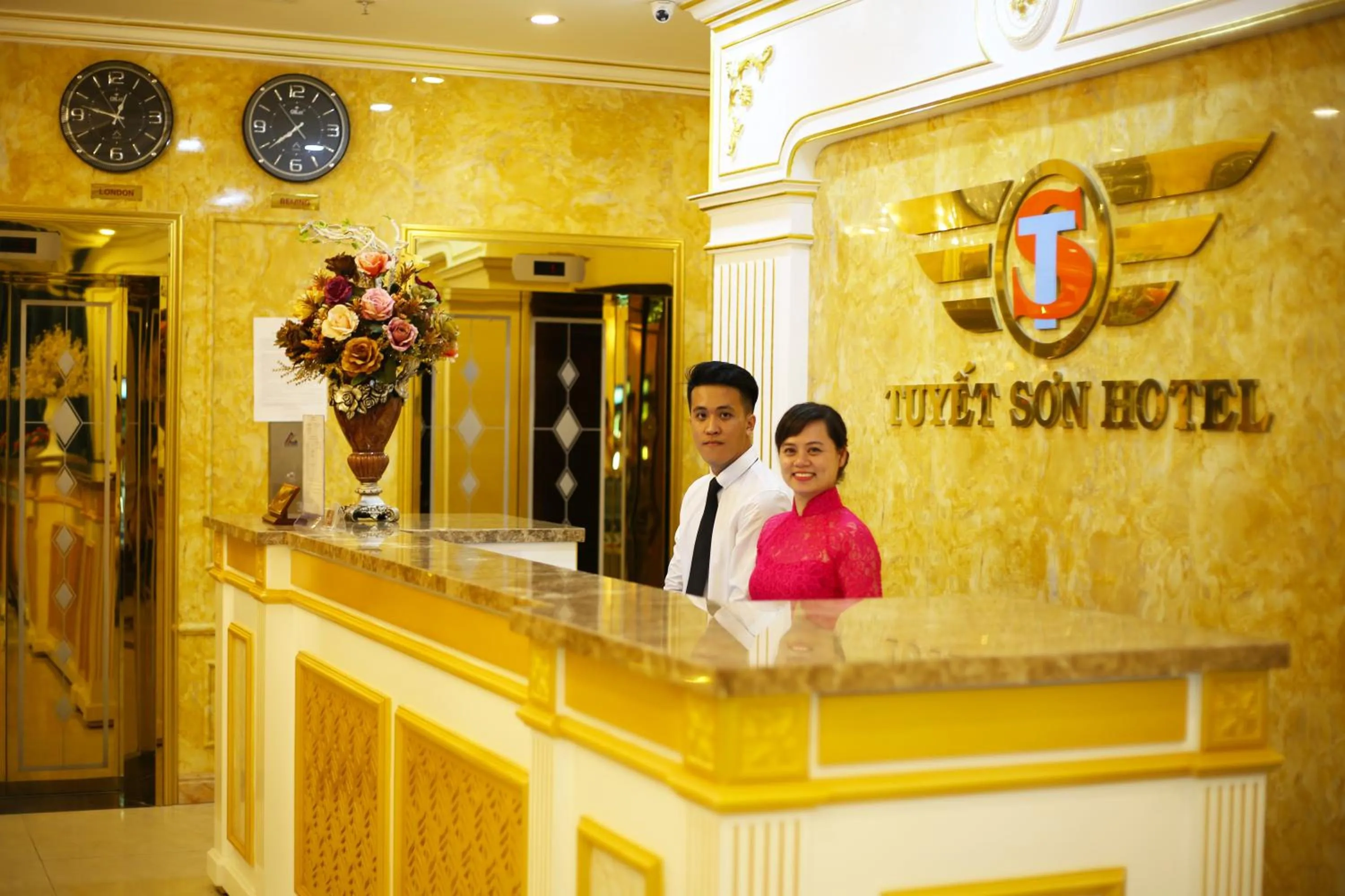 Staff in Tuyet Son Hotel (TS Ocean Hotel)