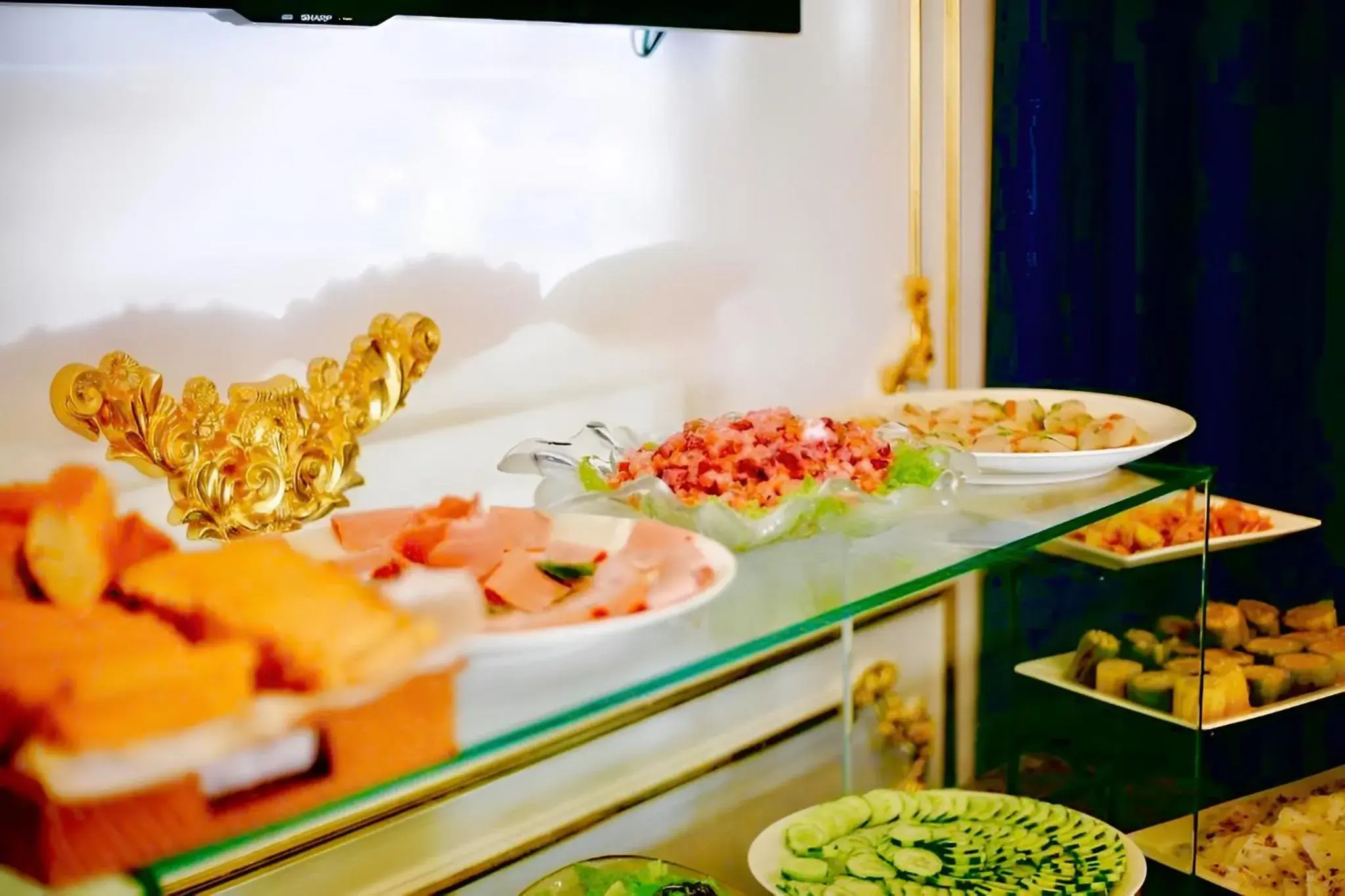 Buffet breakfast in Tuyet Son Hotel (TS Ocean Hotel) Buffet breakfast in Tuyet Son Hotel (TS Ocean Hotel)