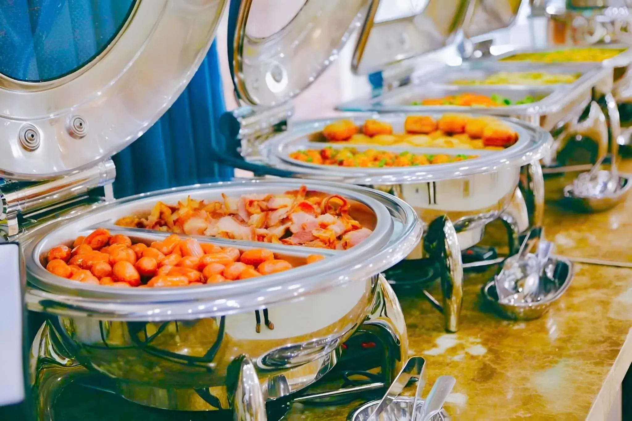 Buffet breakfast in Tuyet Son Hotel (TS Ocean Hotel) Buffet breakfast in Tuyet Son Hotel (TS Ocean Hotel)