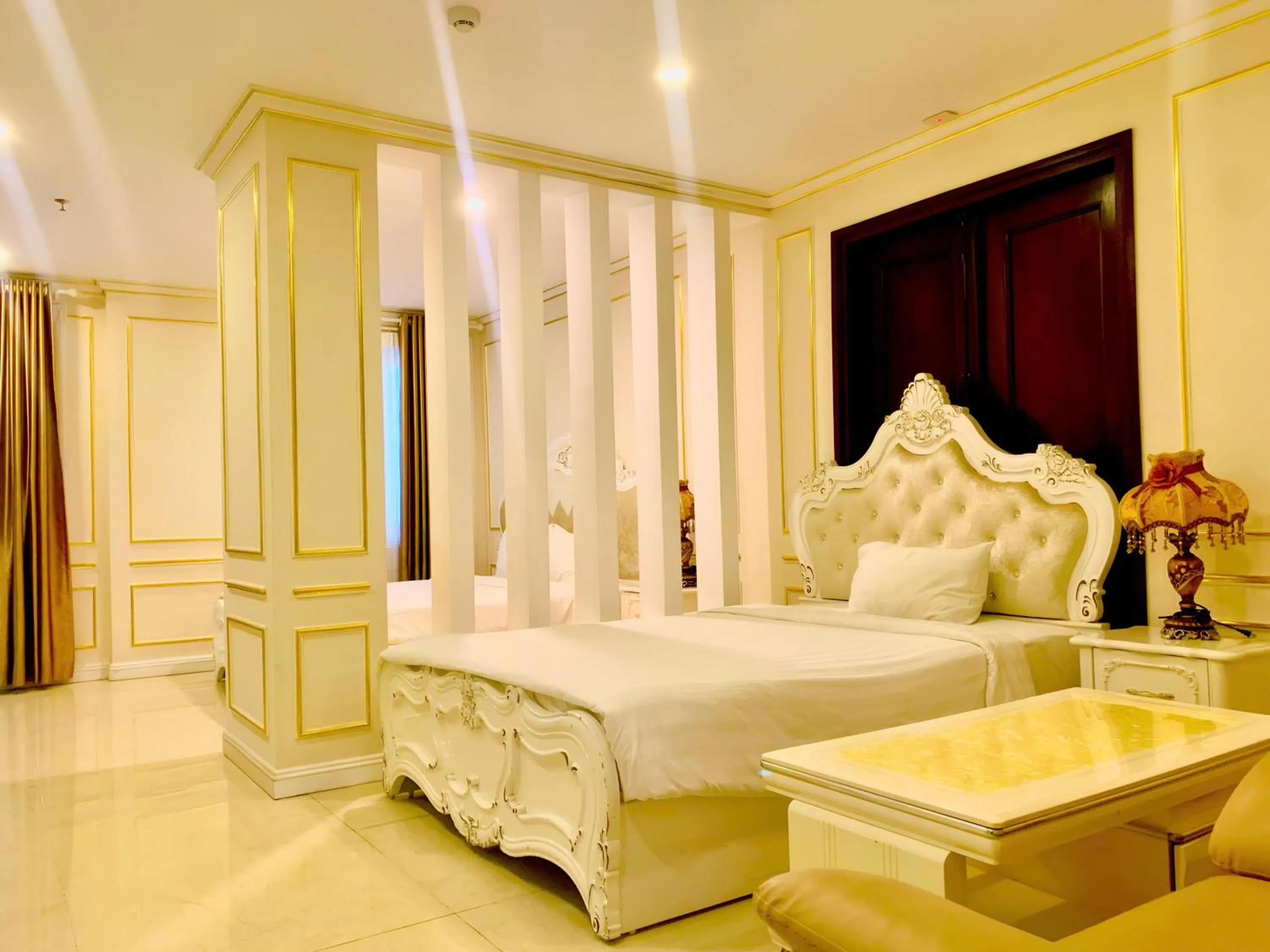 Bedroom, Bed in Tuyet Son Hotel (TS Ocean Hotel)