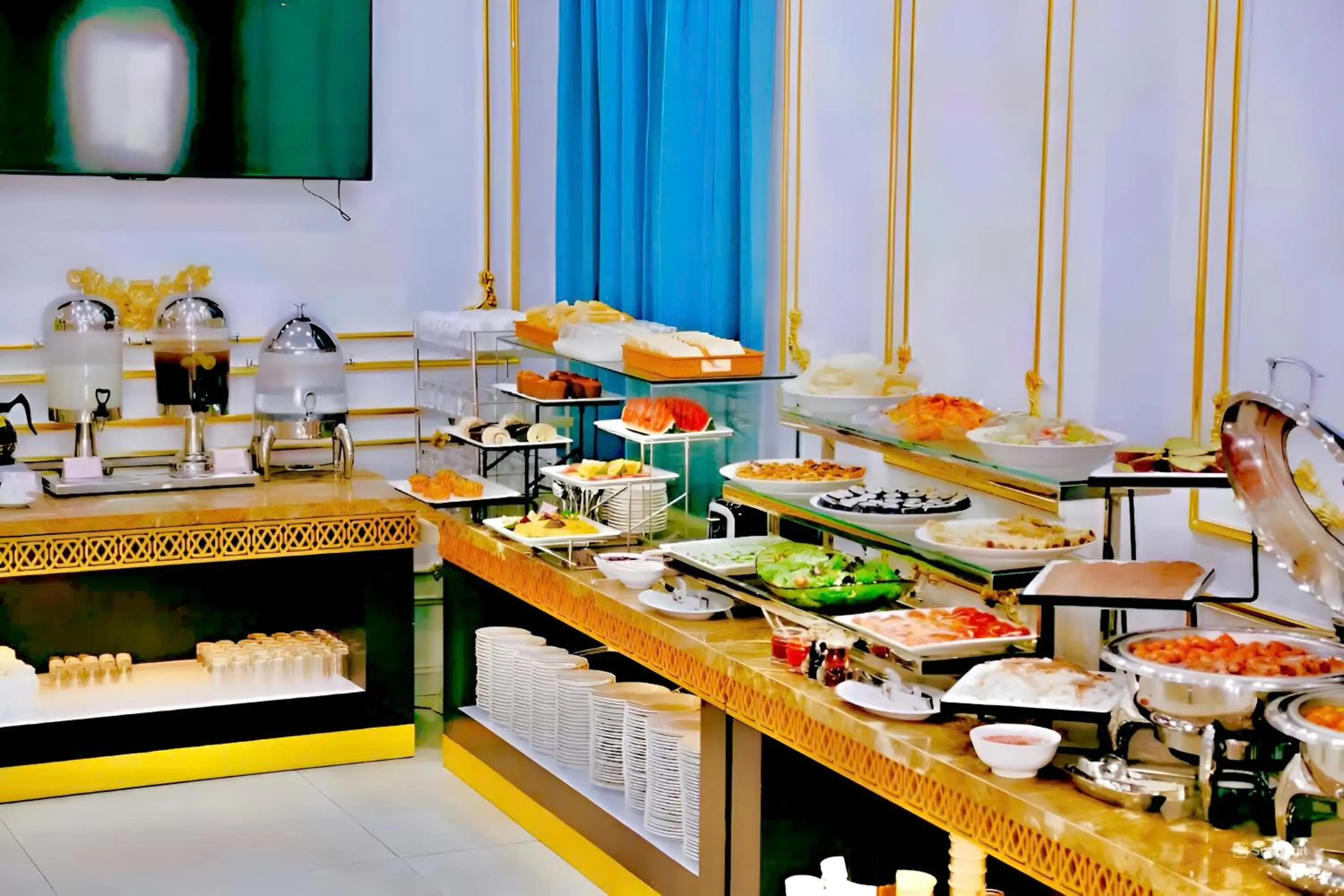 Buffet breakfast in Tuyet Son Hotel (TS Ocean Hotel)