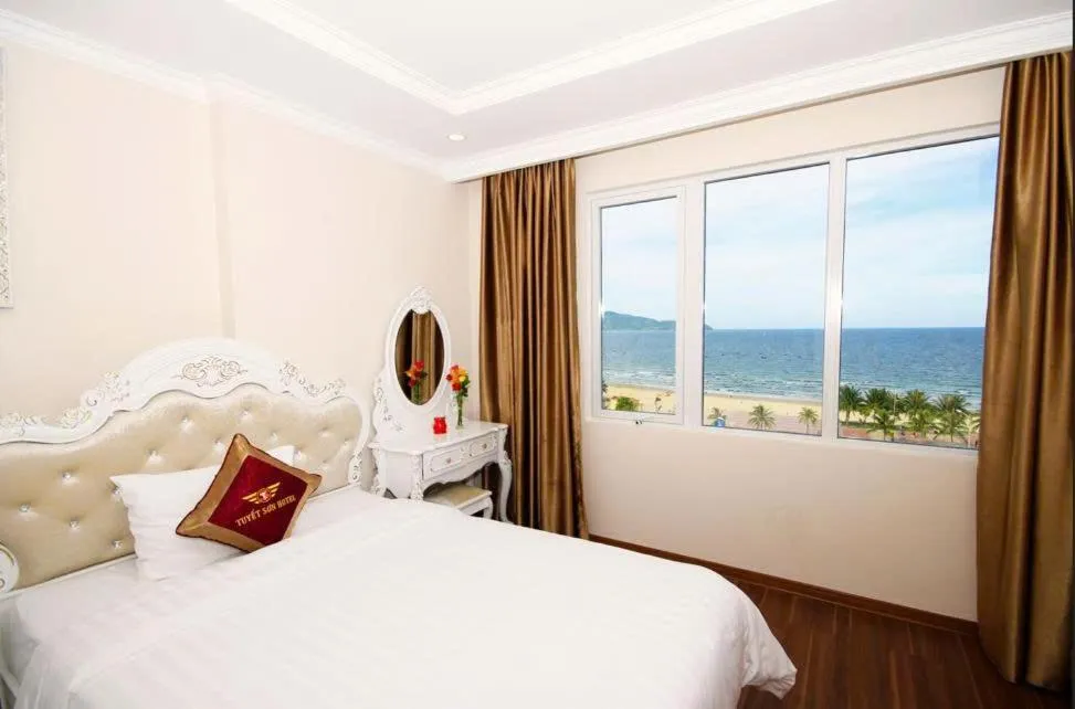 Bed in Tuyet Son Hotel (TS Ocean Hotel)