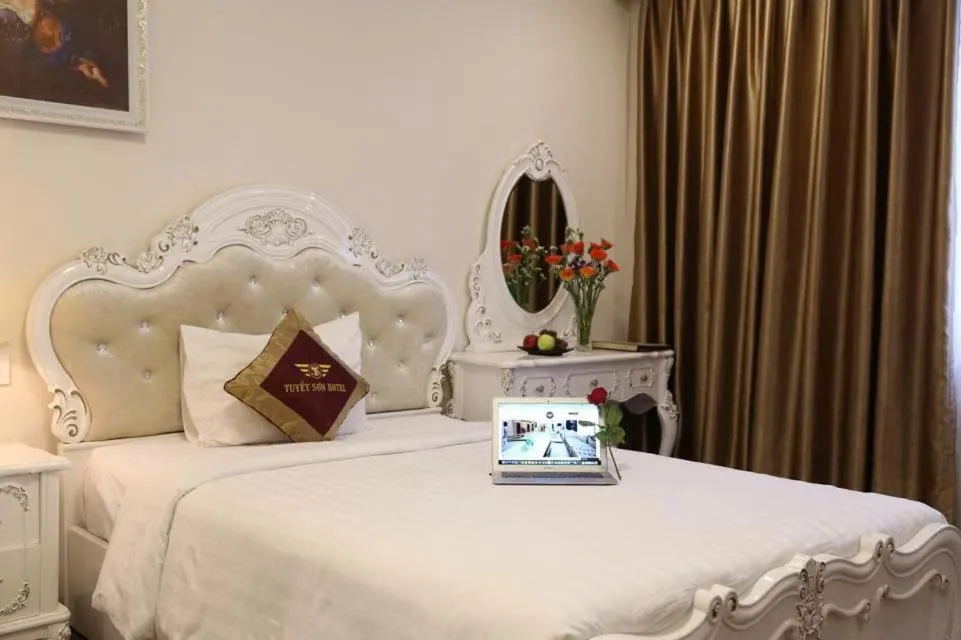Bed in Tuyet Son Hotel (TS Ocean Hotel)