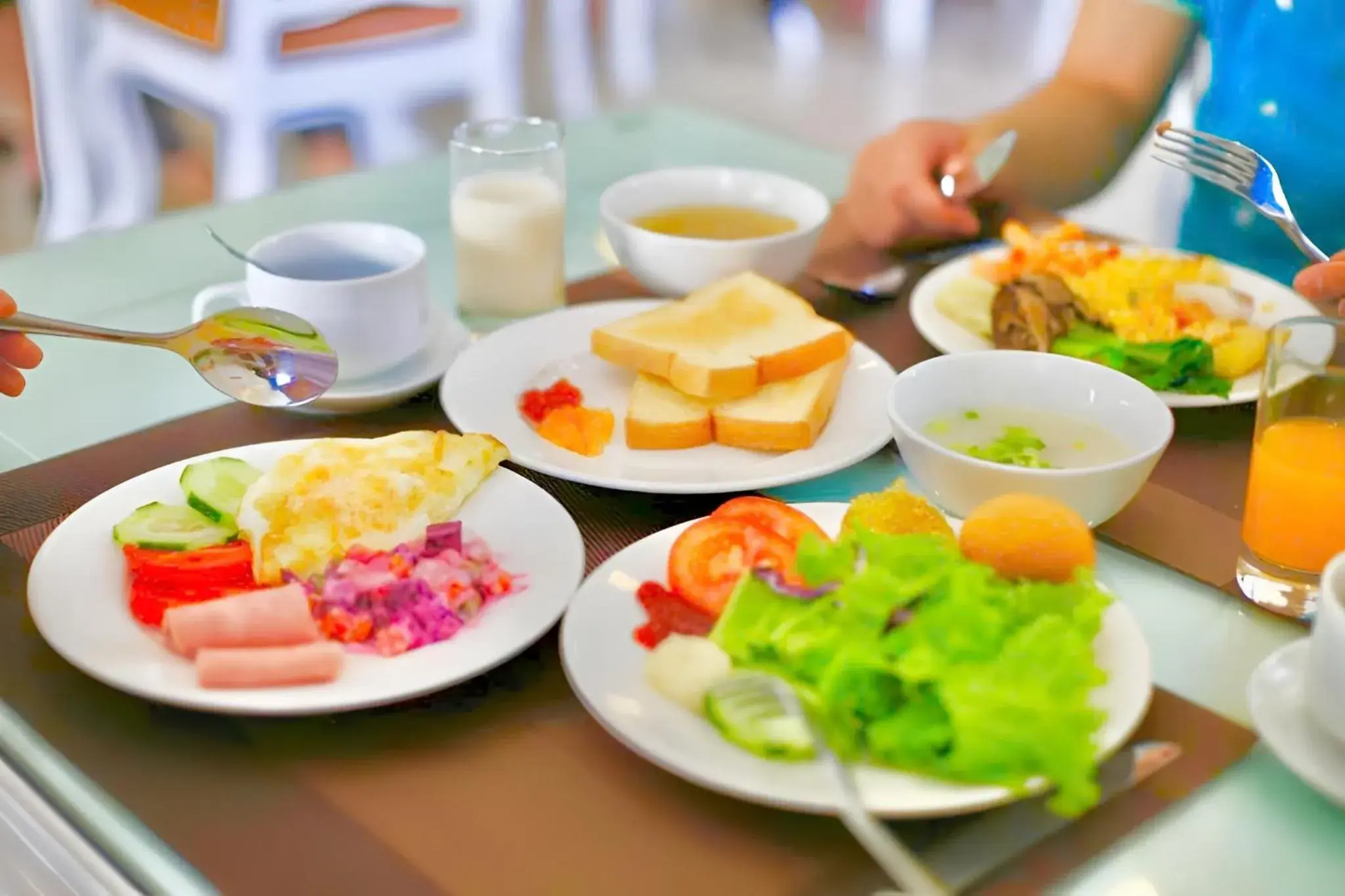 Buffet breakfast in Tuyet Son Hotel (TS Ocean Hotel) Buffet breakfast in Tuyet Son Hotel (TS Ocean Hotel)