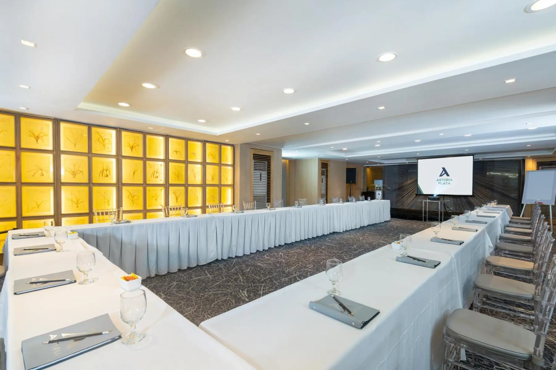 Meeting/conference room in Astoria Plaza