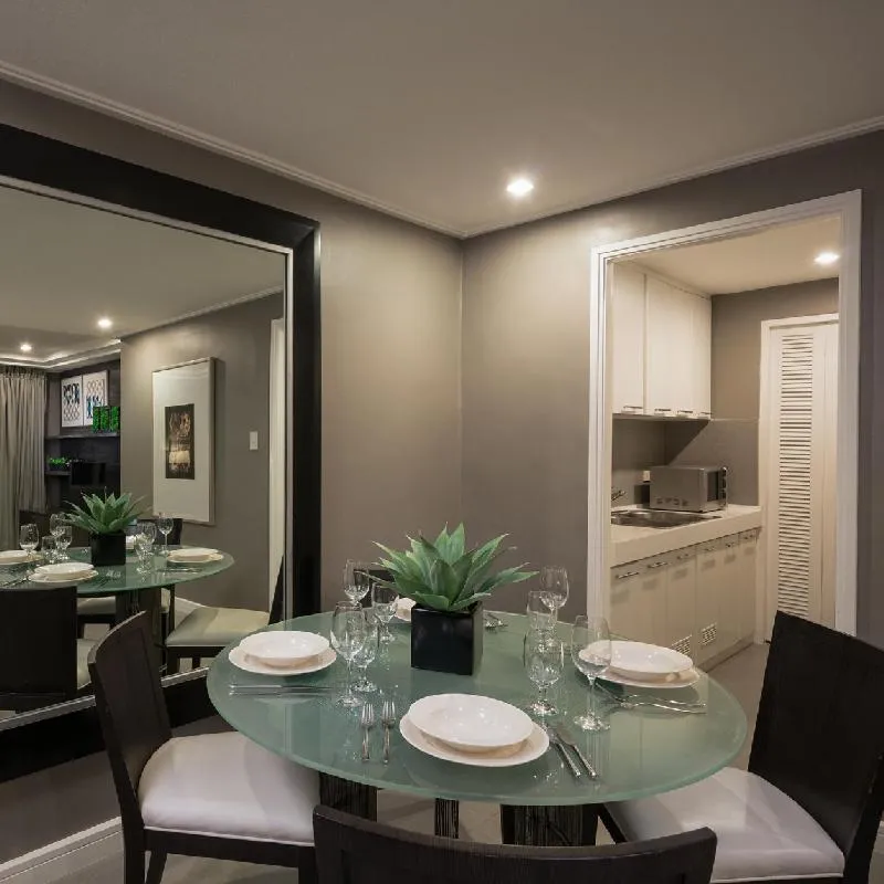 Bedroom in Astoria Plaza