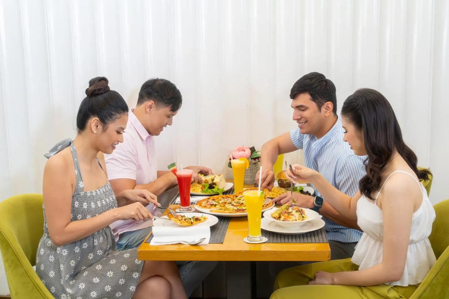 Restaurant/places to eat in Astoria Plaza