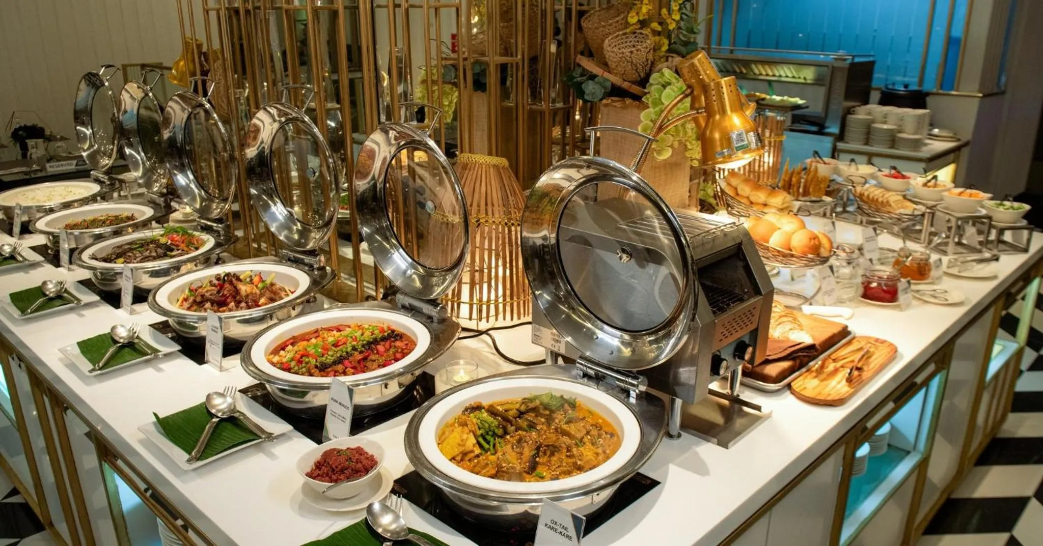 Restaurant/places to eat in Astoria Plaza