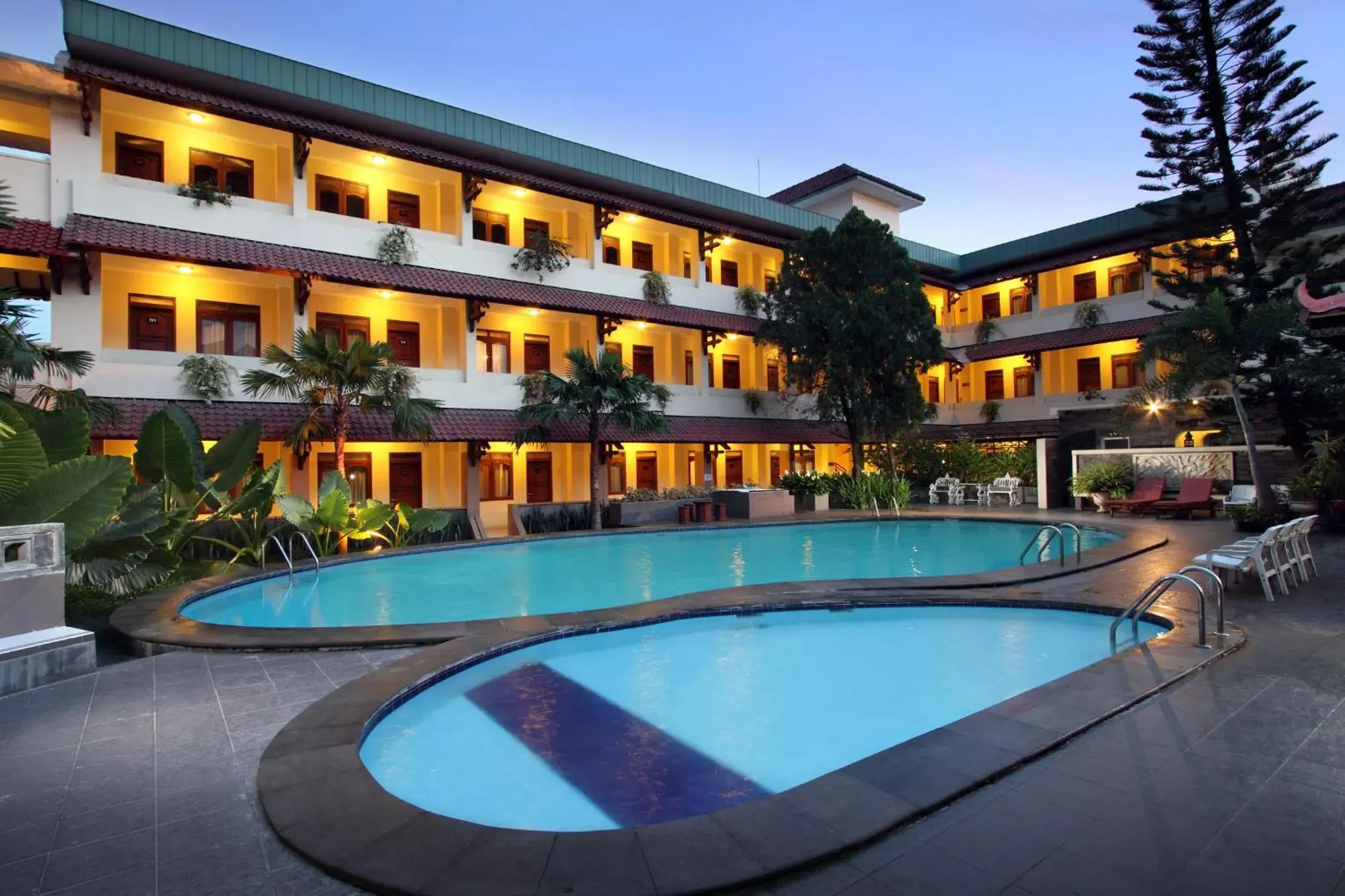 Property building in Cakra Kembang Hotel Property building in Cakra Kembang Hotel