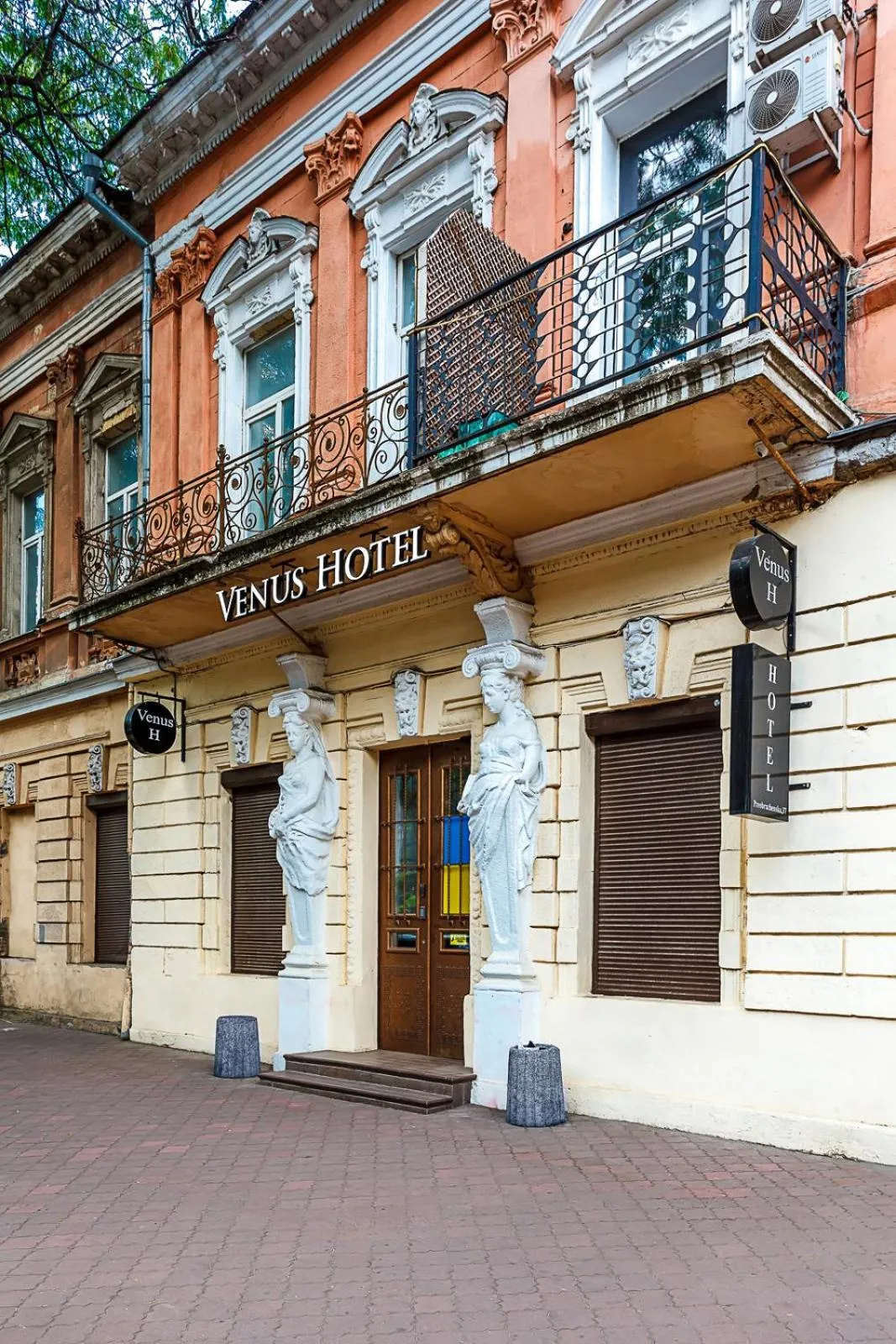 Venus hotel