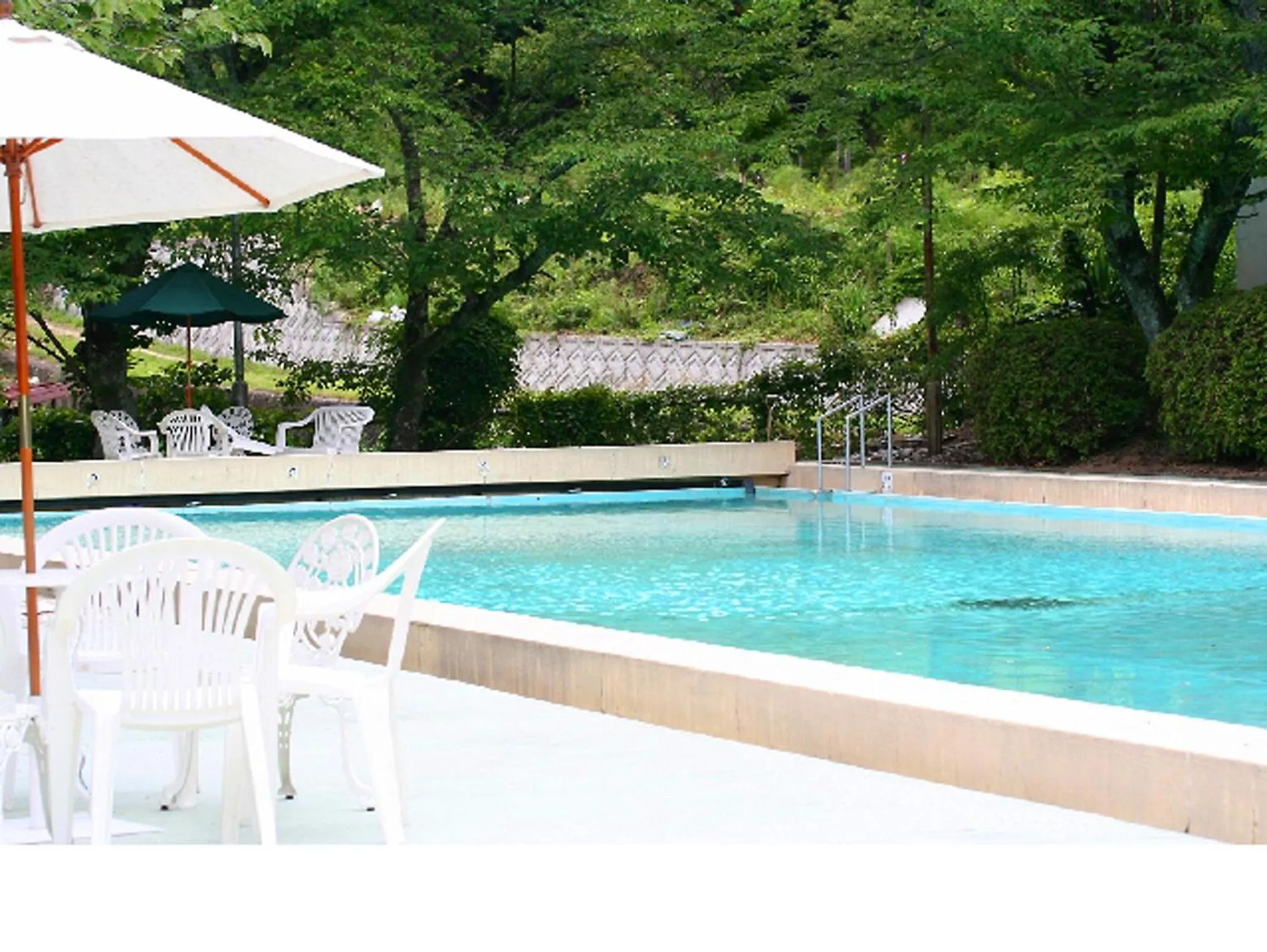 Swimming pool in Nanten-En