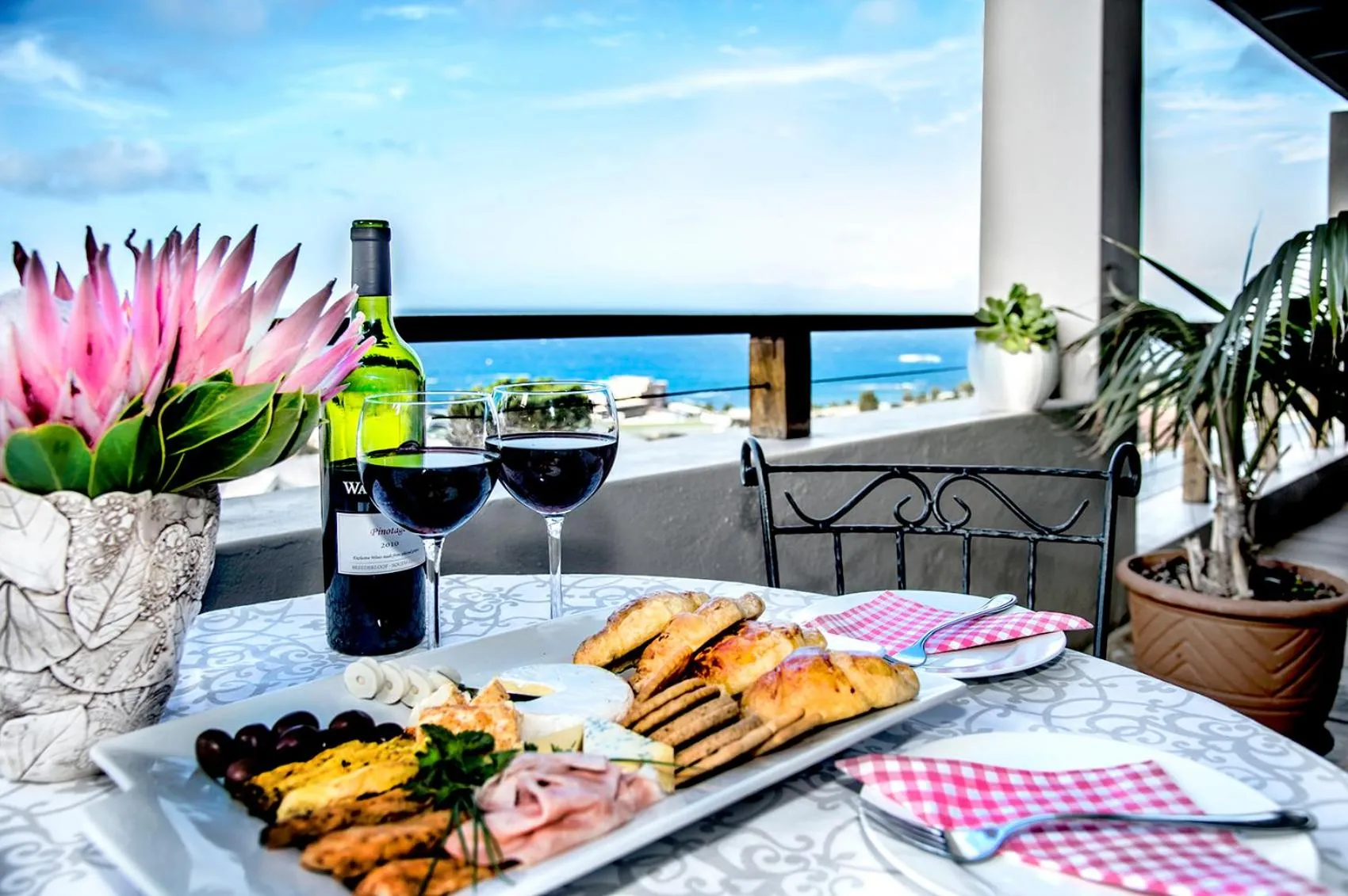 Balcony/Terrace in Mariner Guesthouse & Villa