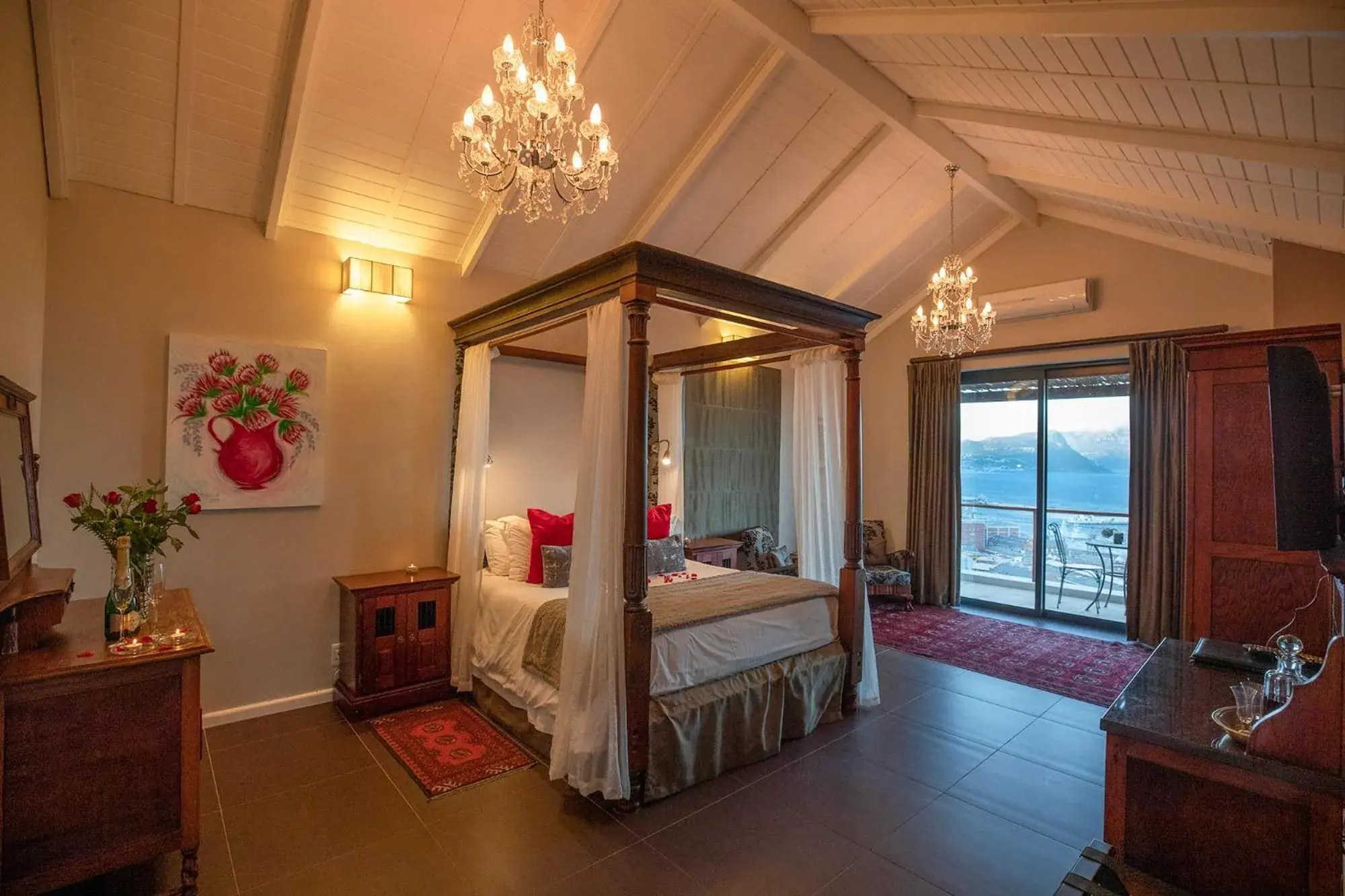 Photo of the whole room, Bed in Mariner Guesthouse & Villa Photo of the whole room, Bed in Mariner Guesthouse & Villa