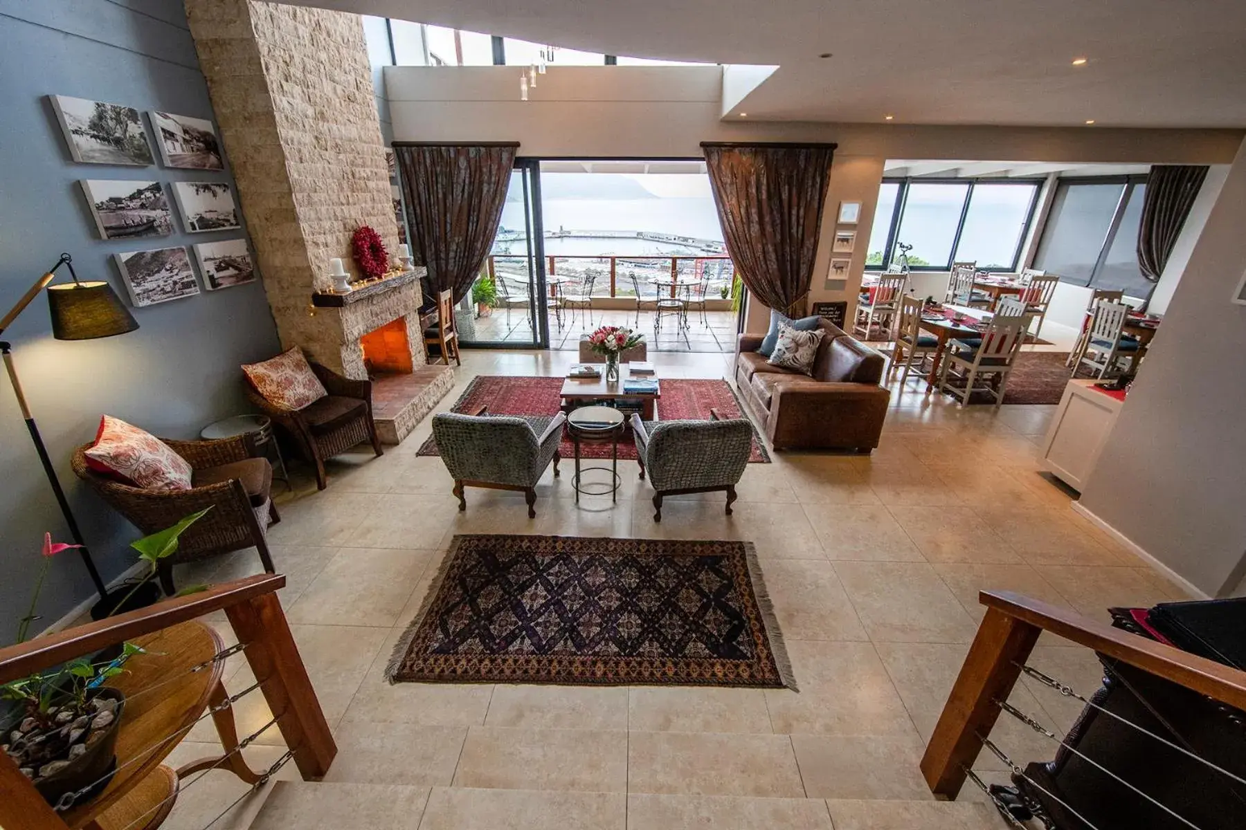 Communal lounge/ TV room in Mariner Guesthouse & Villa Communal lounge/ TV room in Mariner Guesthouse & Villa