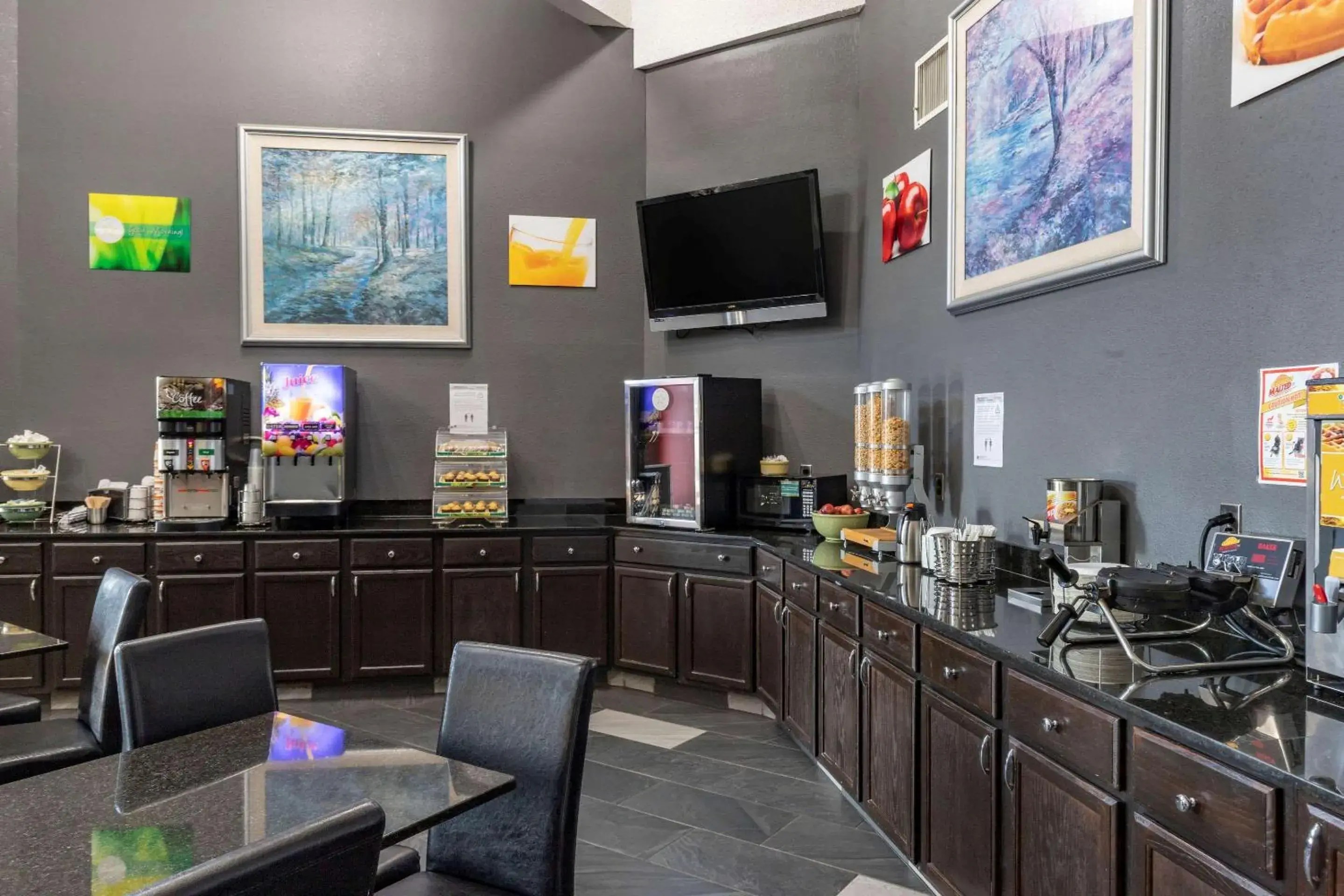 Breakfast in Quality Inn Duncan Spartanburg West Breakfast in Quality Inn Duncan Spartanburg West