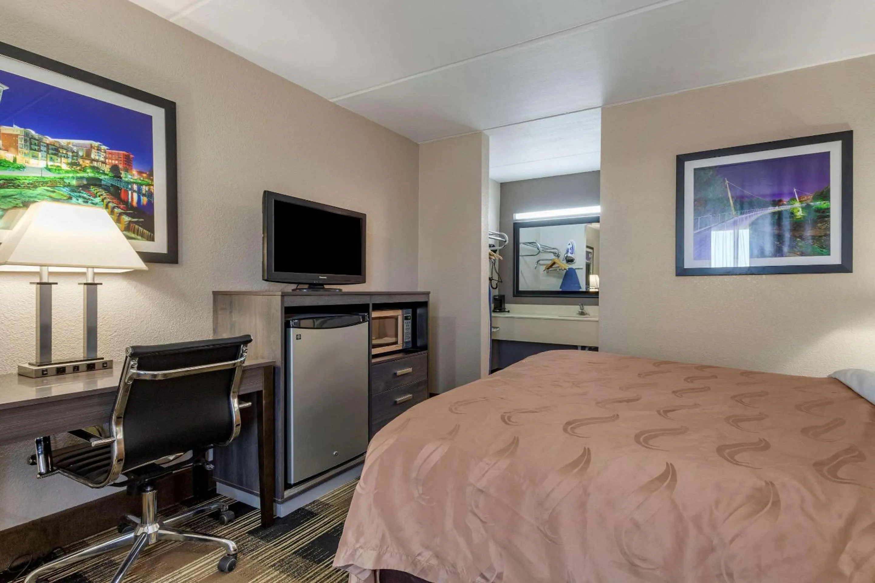 Bedroom, Bed in Quality Inn Duncan Spartanburg West