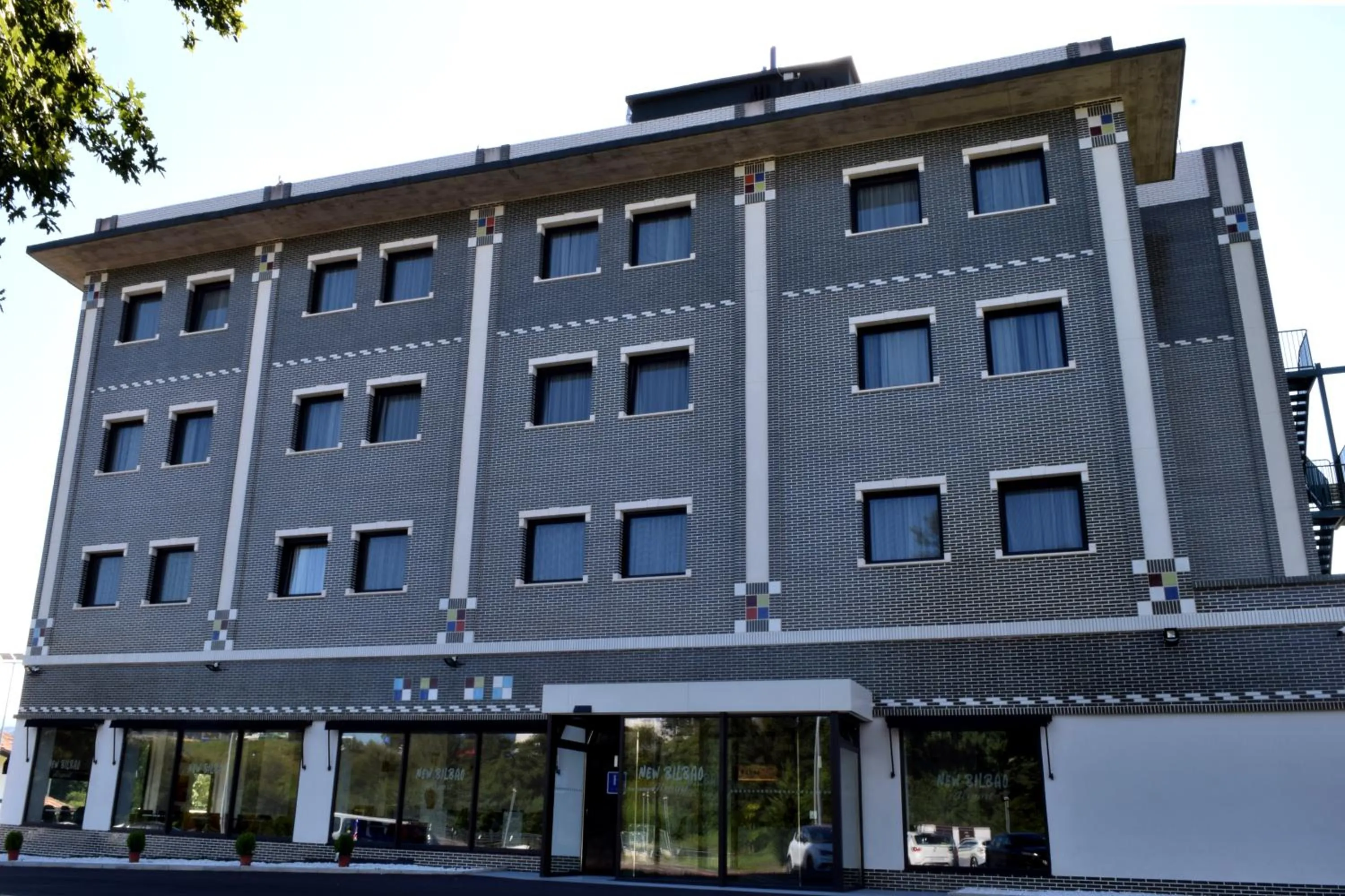 Facade/entrance in Hotel New Bilbao Airport