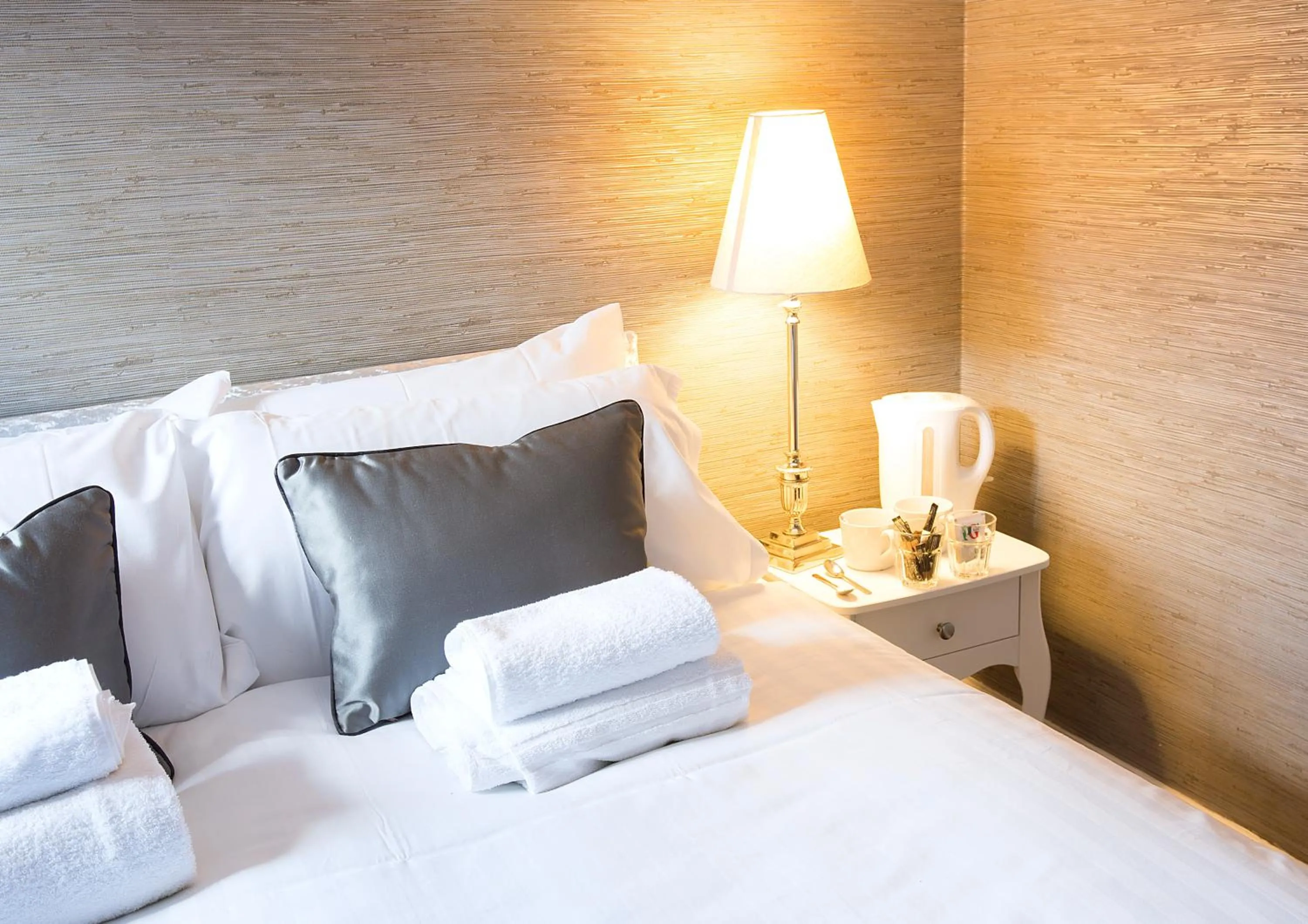 Bed in Arthur's Bar & Accommodation