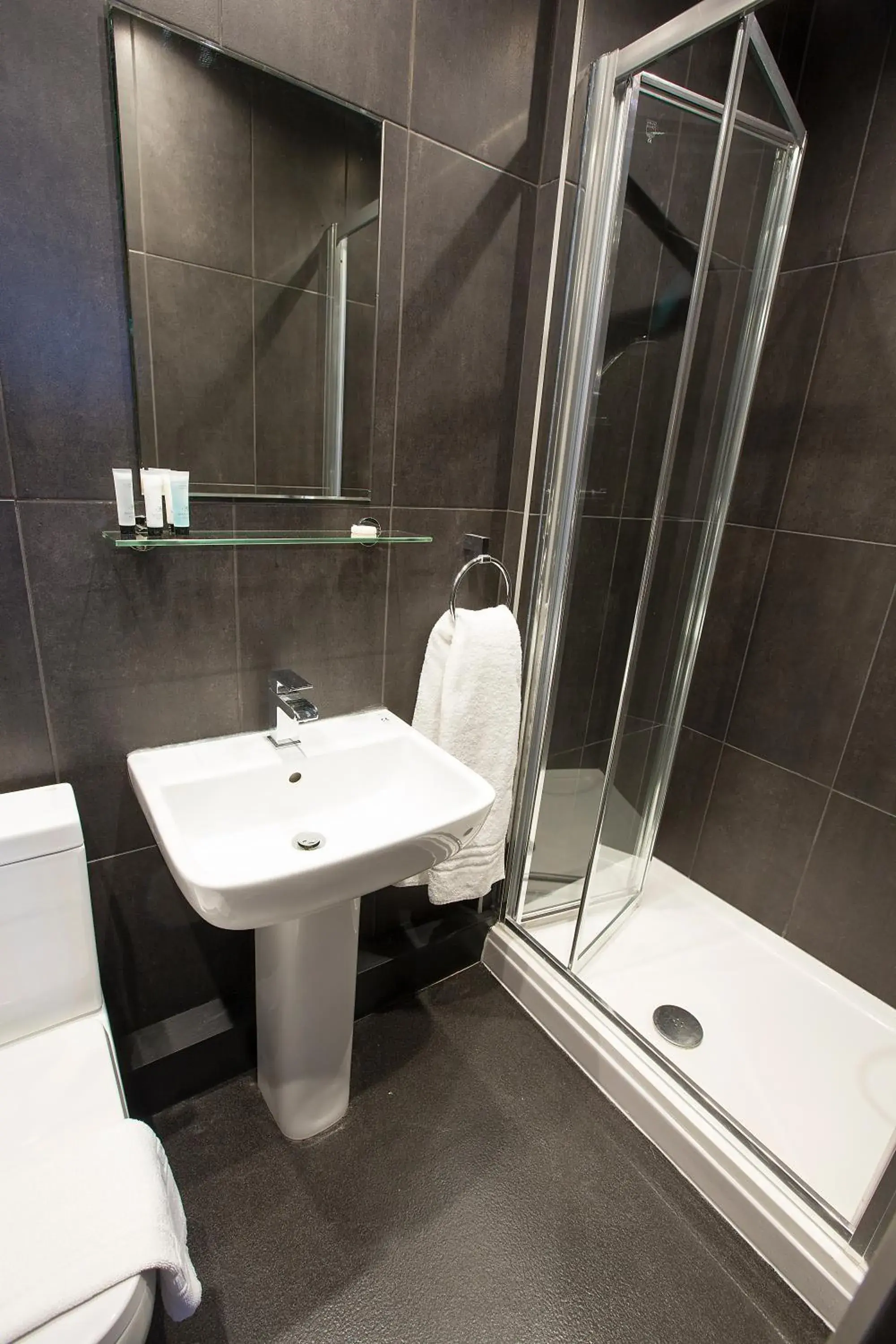 Superior Double Room in Arthur's Bar & Accommodation Superior Double Room in Arthur's Bar & Accommodation