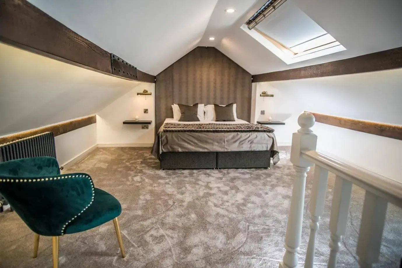 Photo of the whole room, Bed in Arthur's Bar & Accommodation Photo of the whole room, Bed in Arthur's Bar & Accommodation