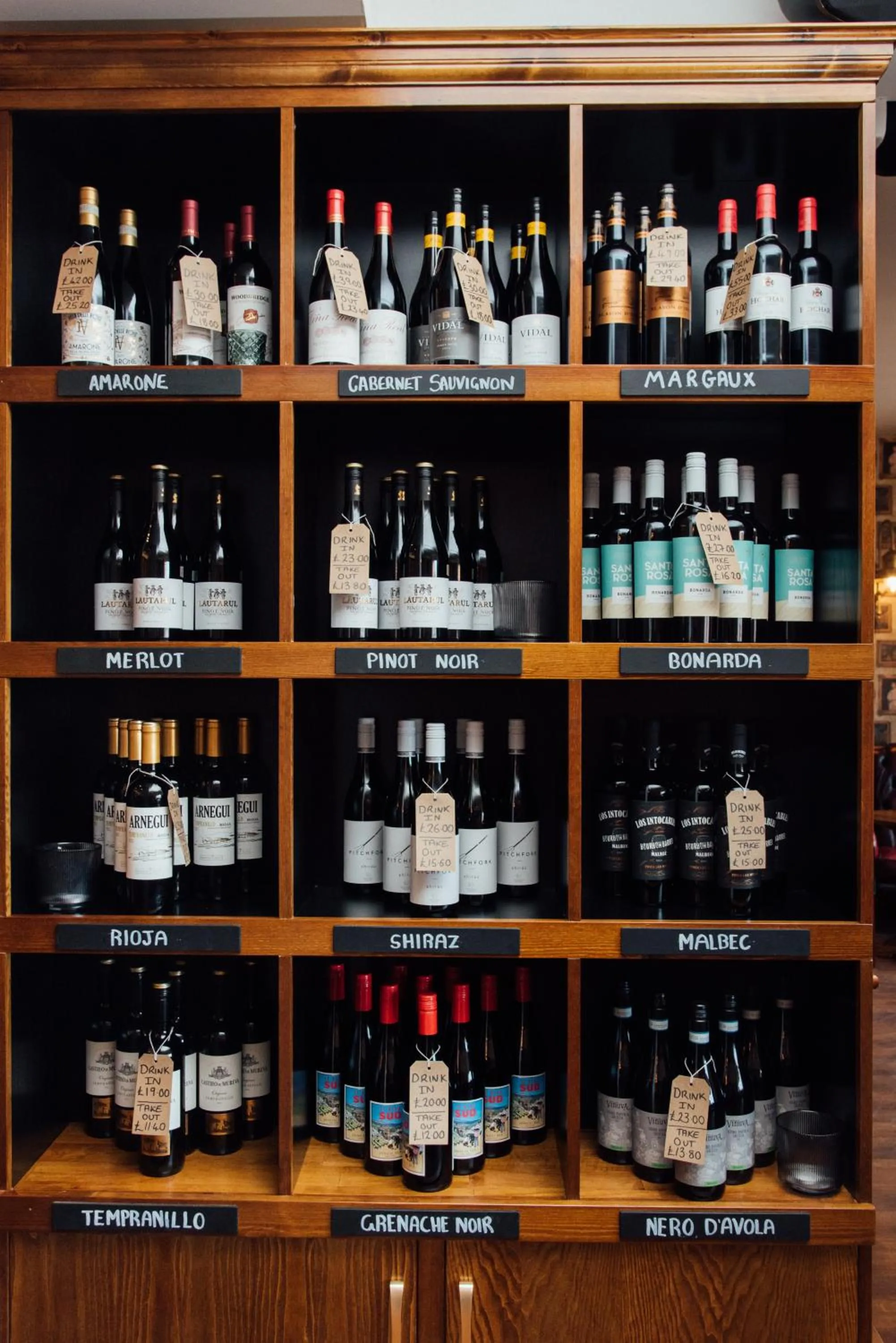 Restaurant/places to eat in Arthur's Bar & Accommodation