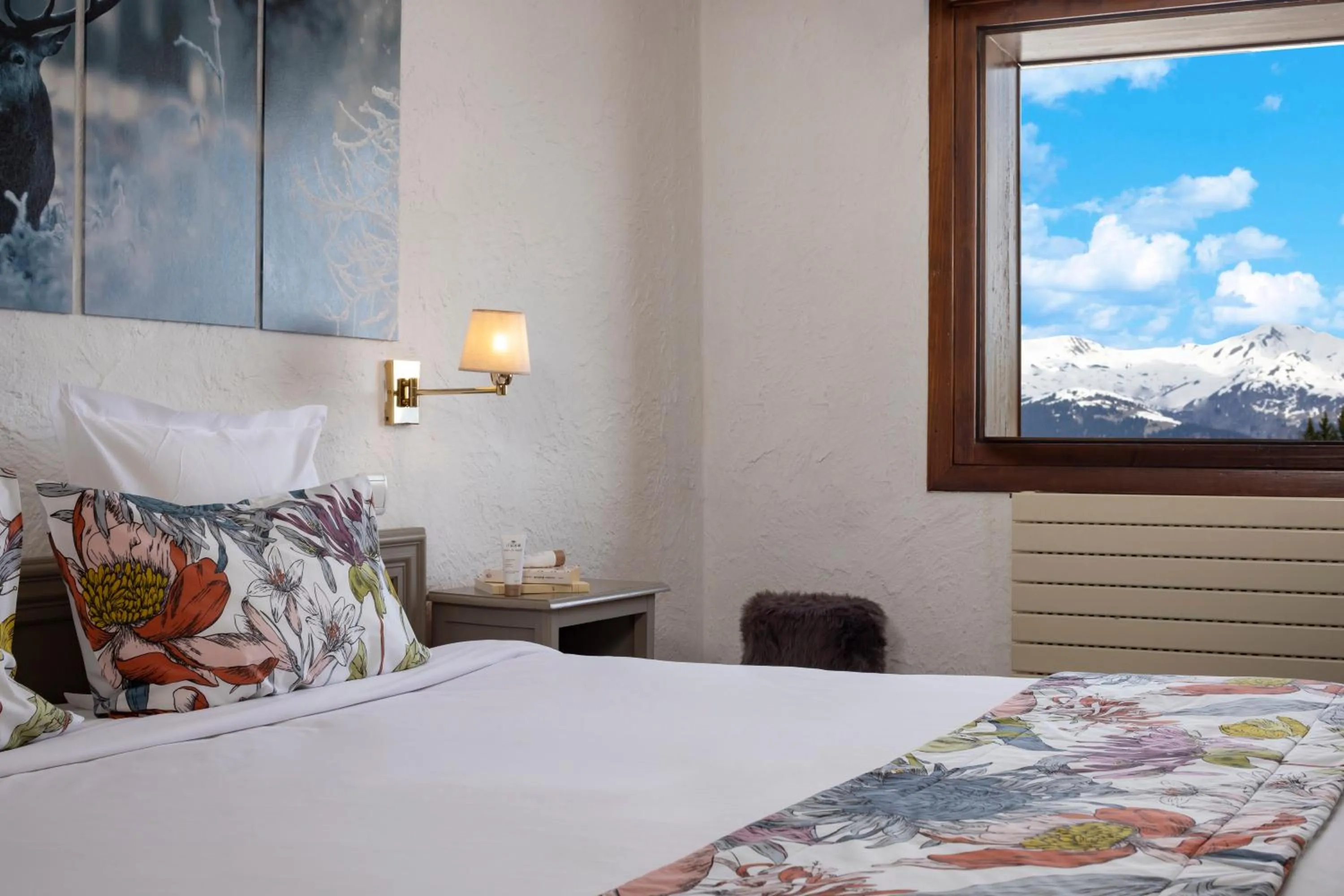 Bedroom, Bed in Hôtel Courcheneige