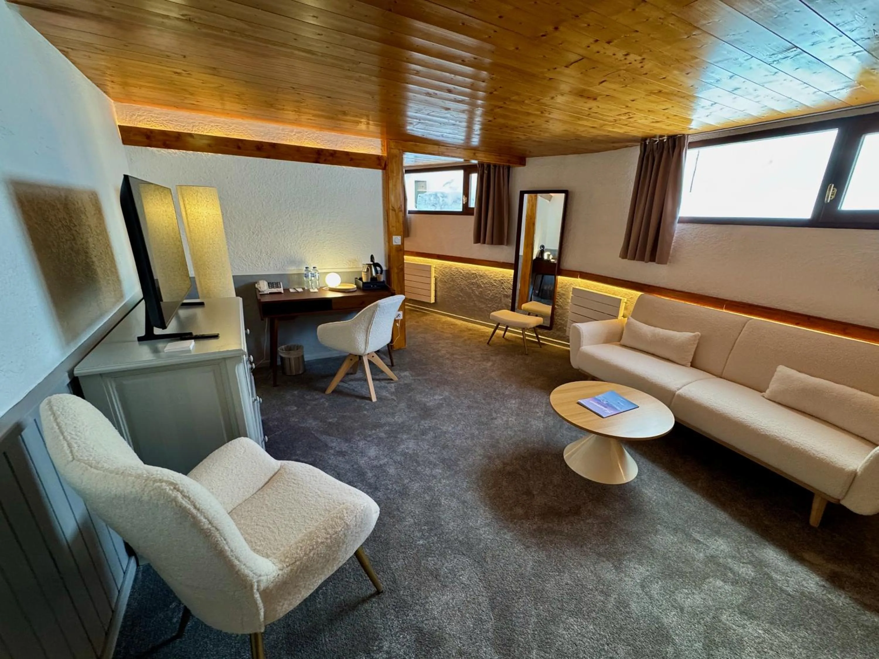 Bedroom in Hôtel Courcheneige