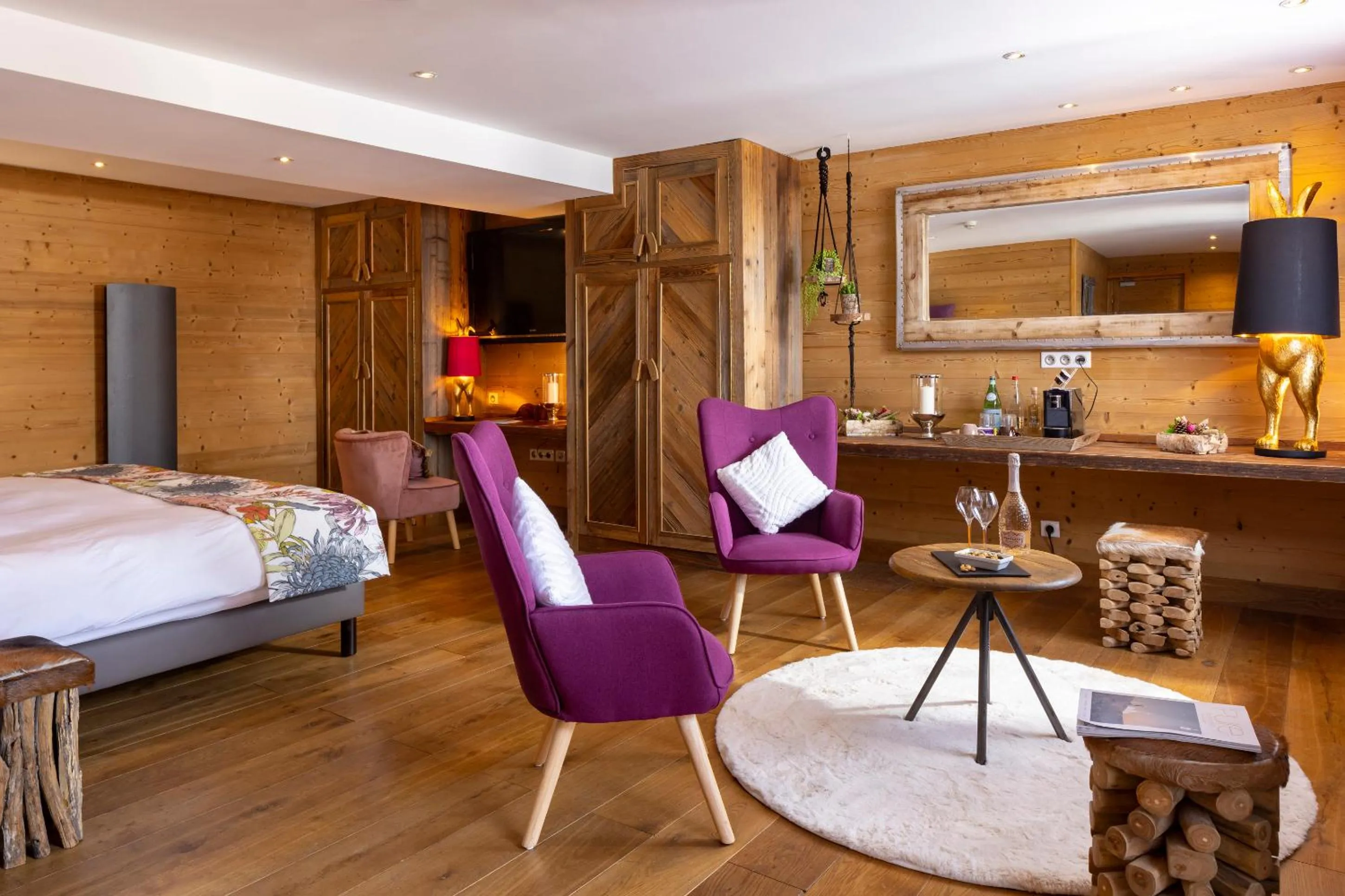 Bedroom, Bed in Hôtel Courcheneige