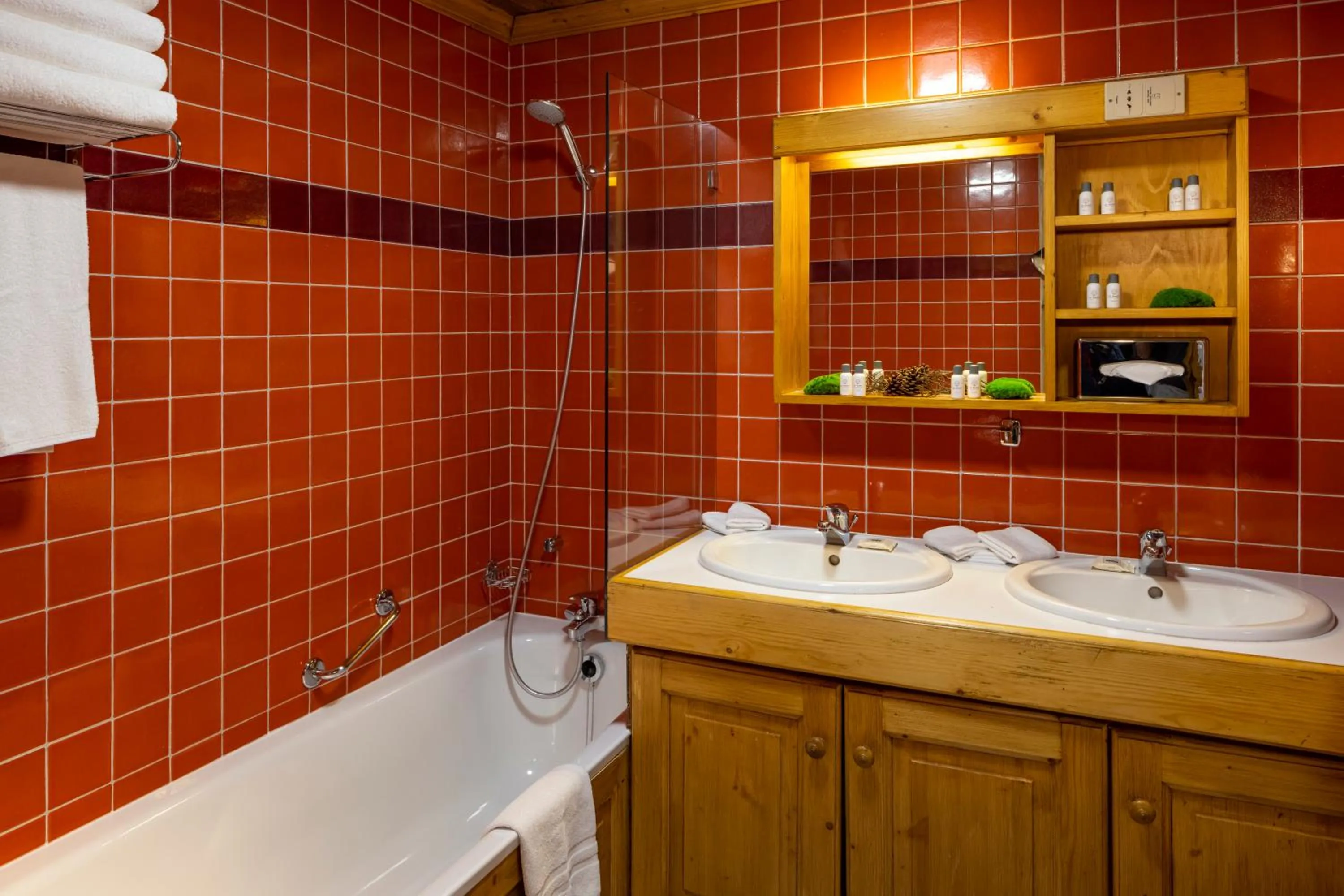Bathroom in Hôtel Courcheneige