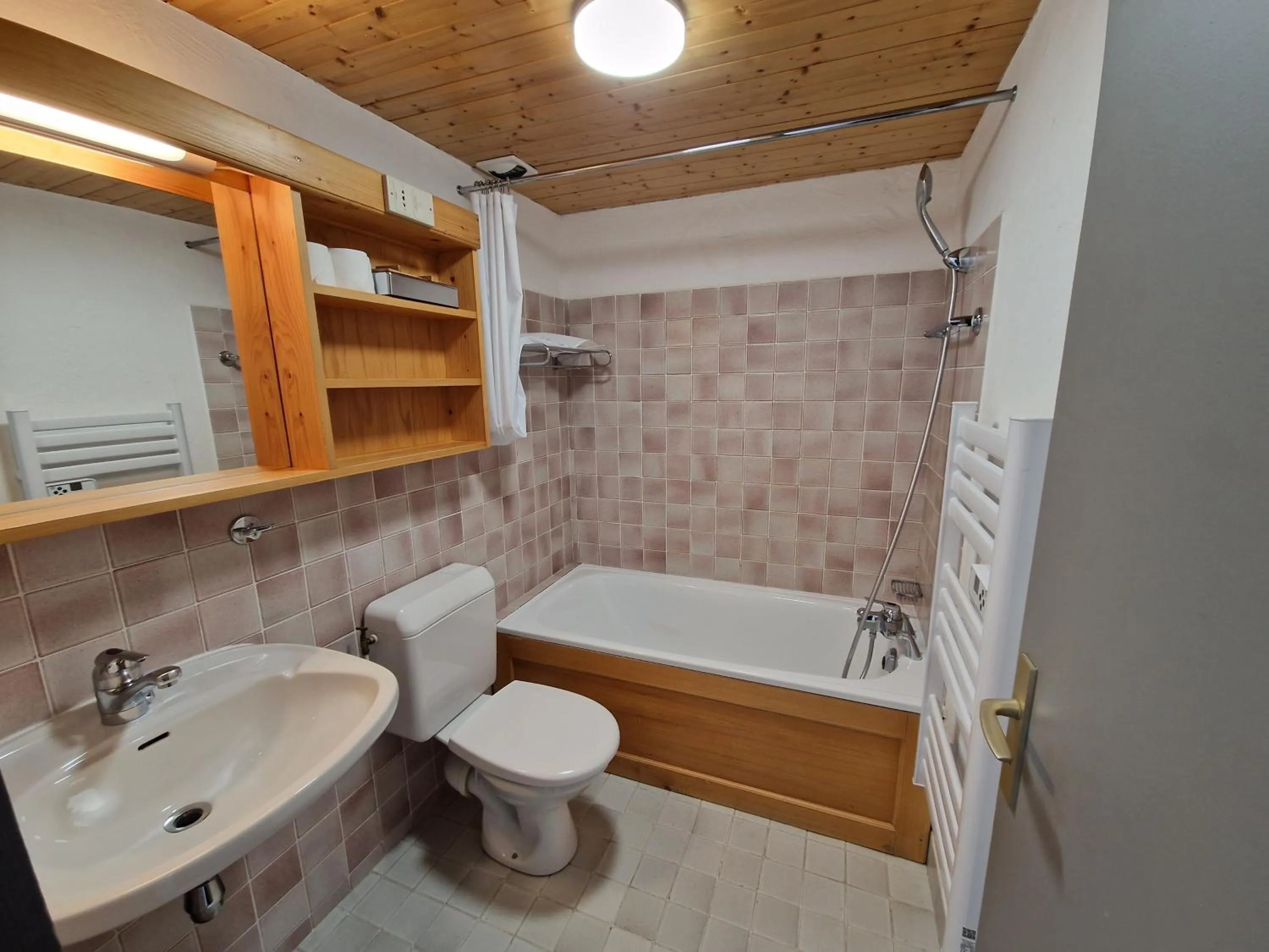 Bathroom in Hôtel Courcheneige