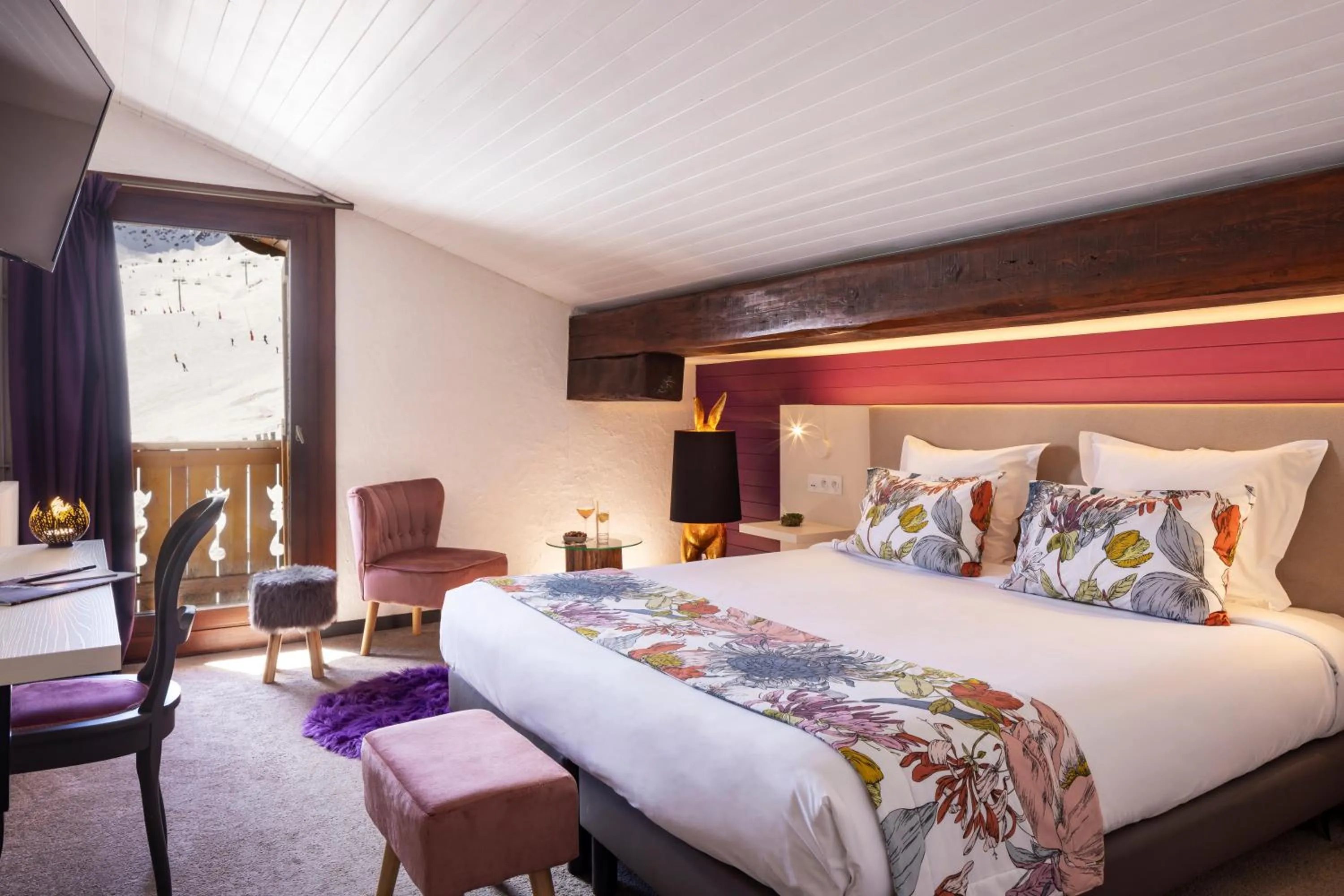 Bedroom, Bed in Hôtel Courcheneige