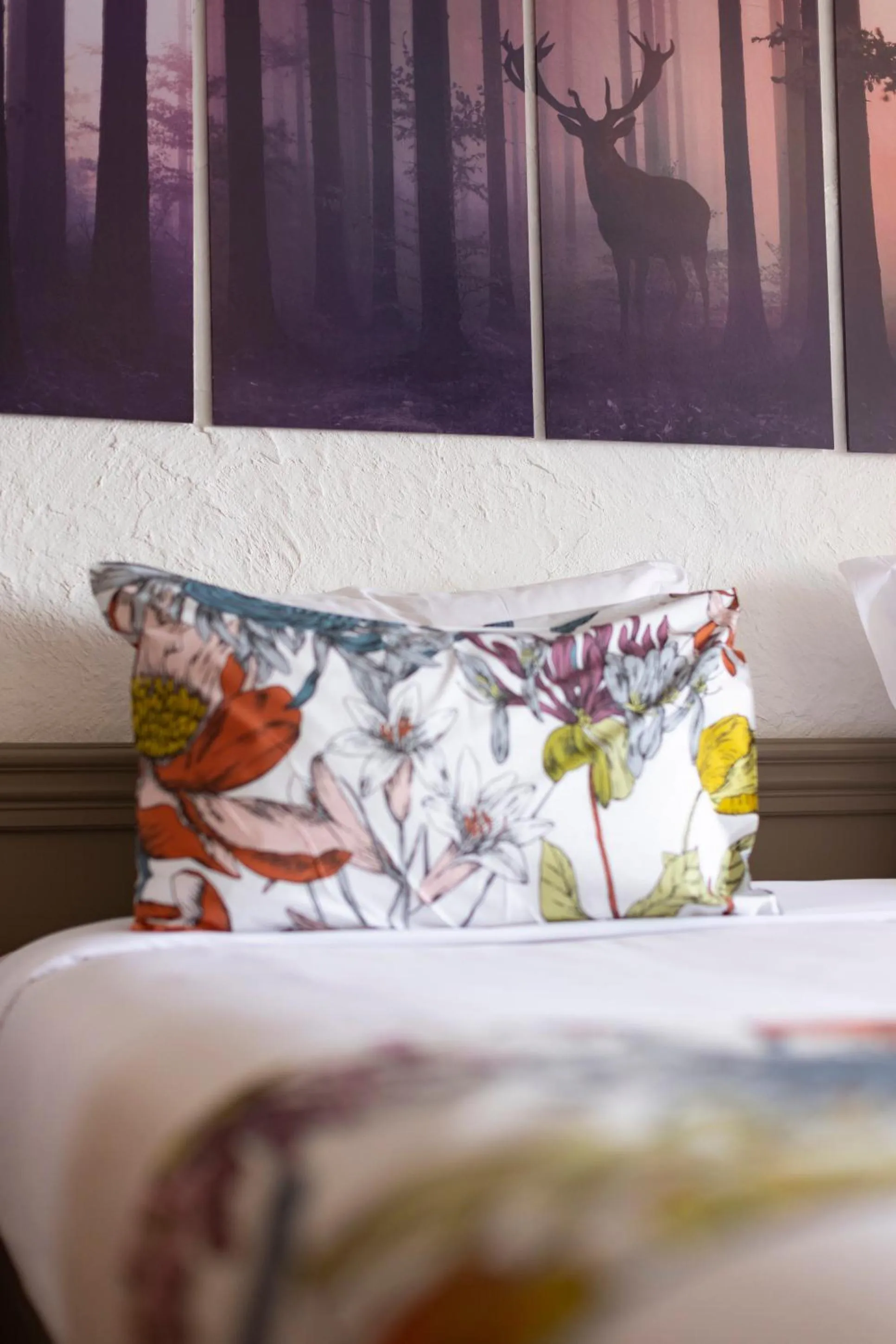 Bed in Hôtel Courcheneige