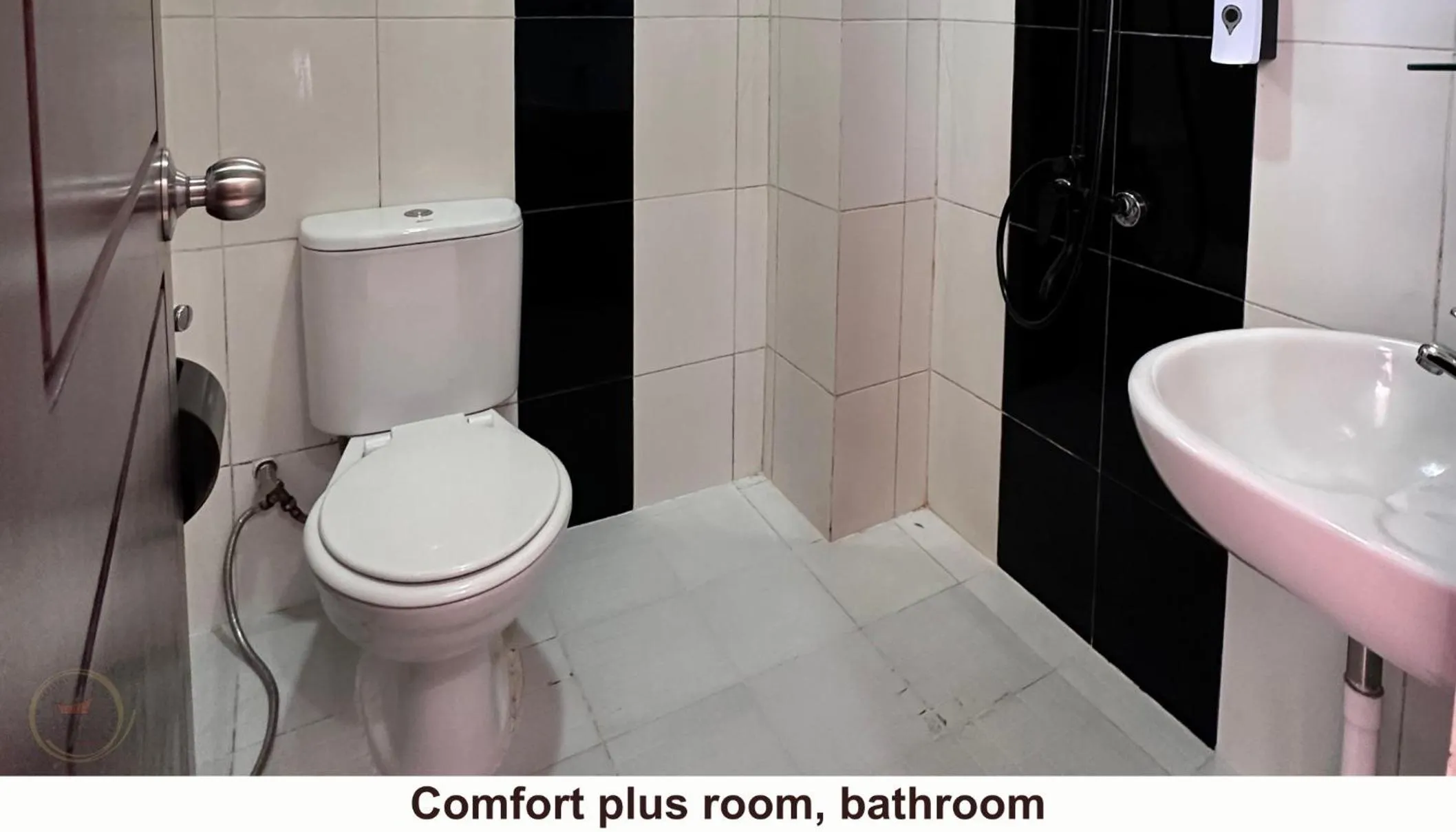 Bathroom in Zoé’s Paradise Waterfront Hotel