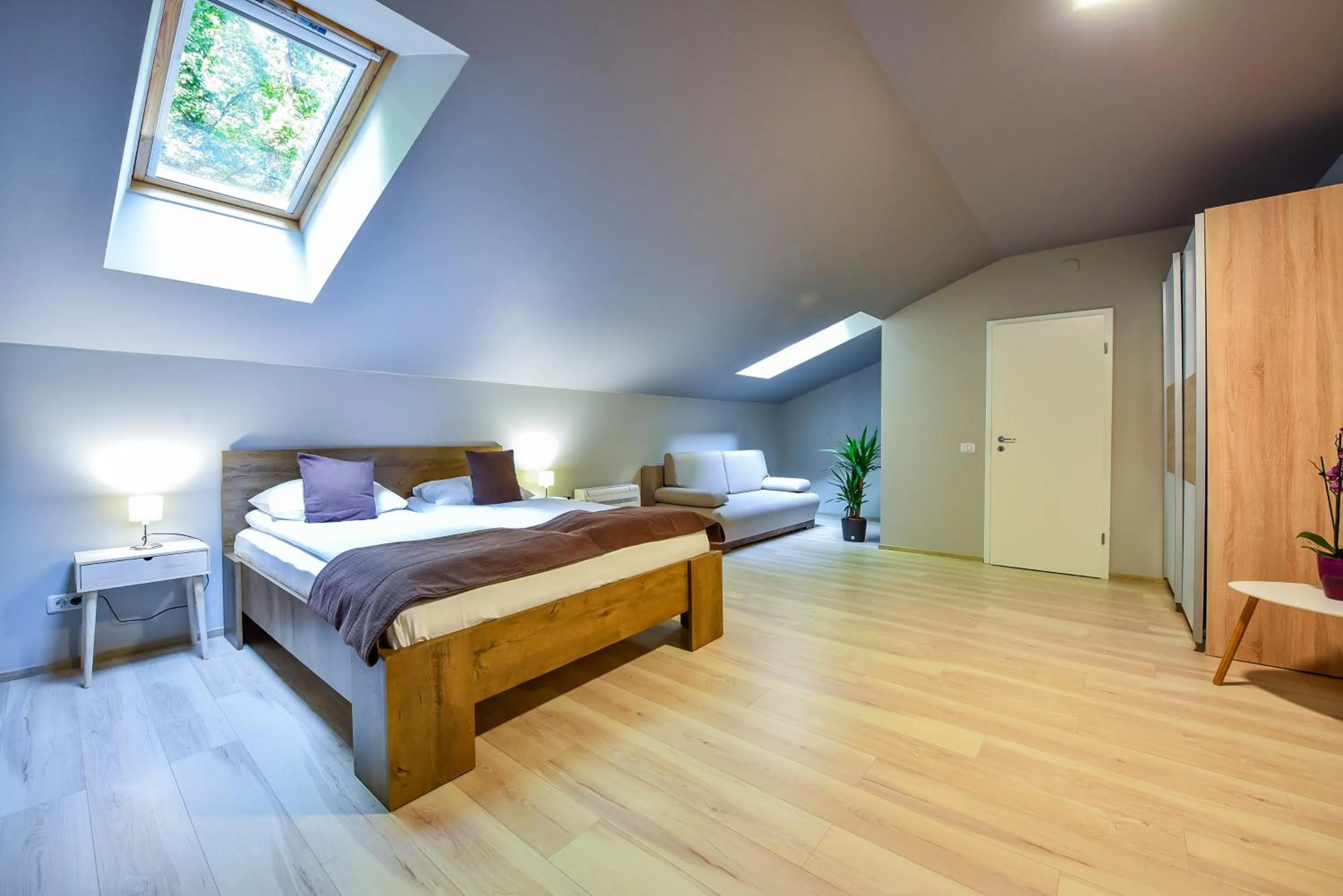 Photo of the whole room, Bed in Arsenal Park Transilvania