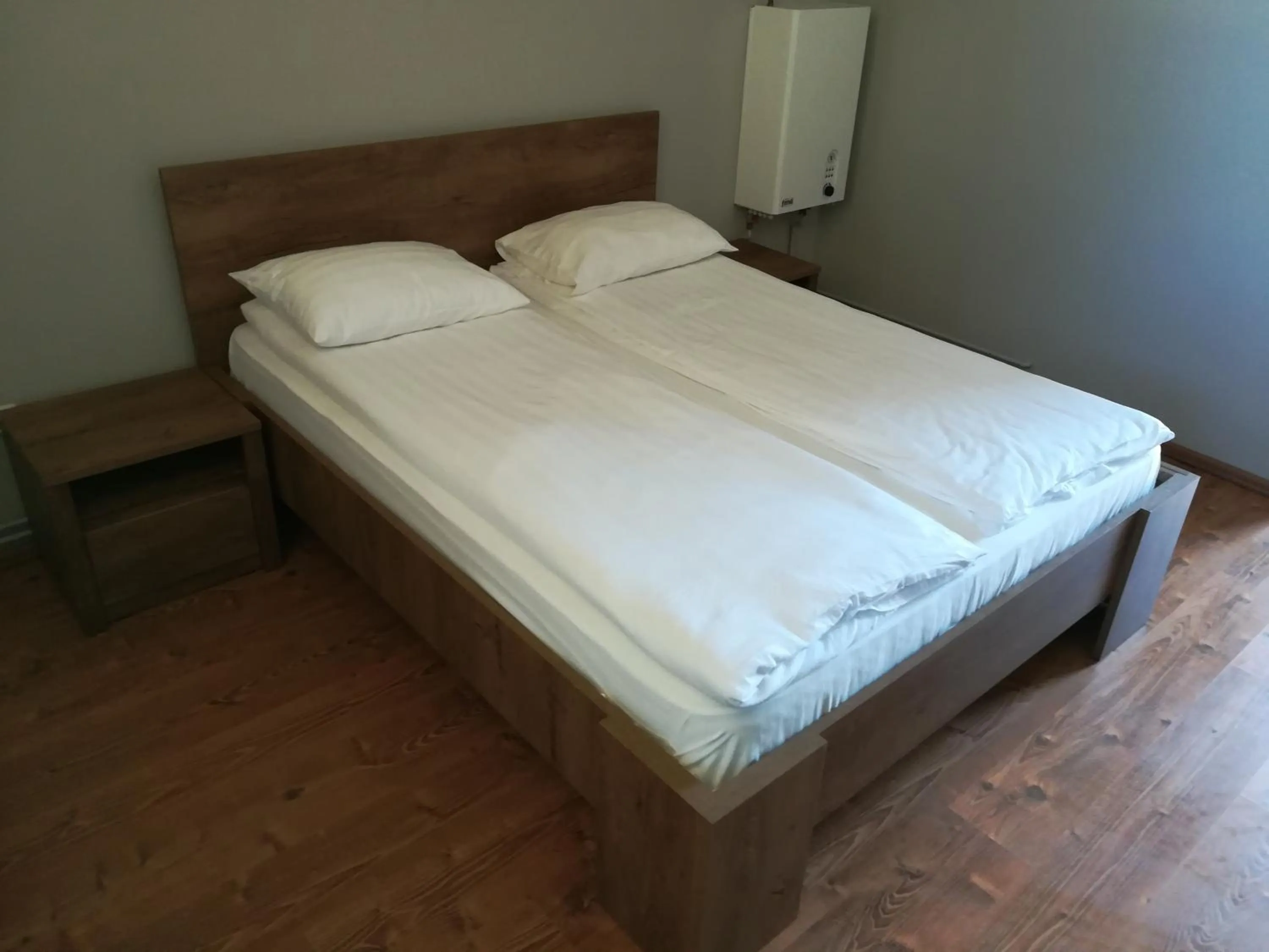 Photo of the whole room, Bed in Arsenal Park Transilvania