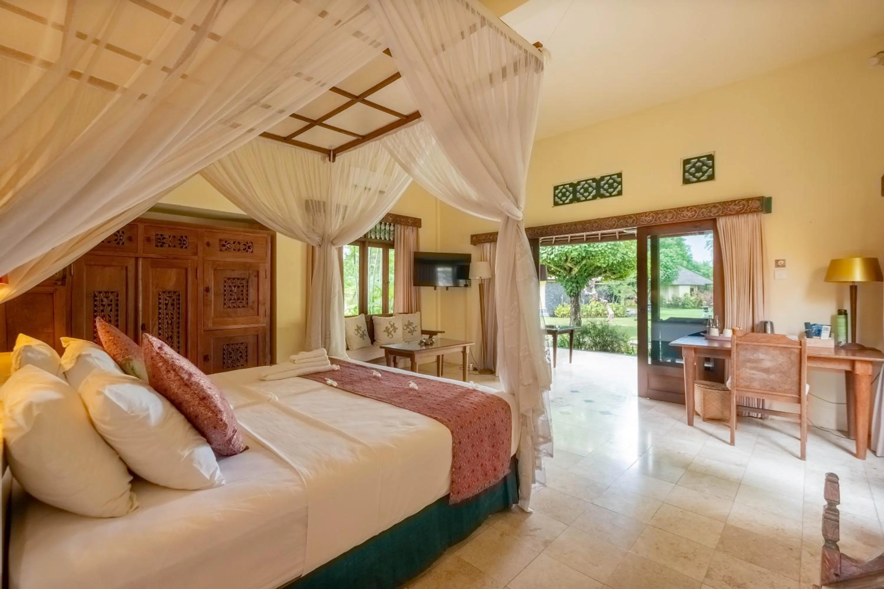 Bedroom, Bed in Taman Sari Bali Resort and Spa