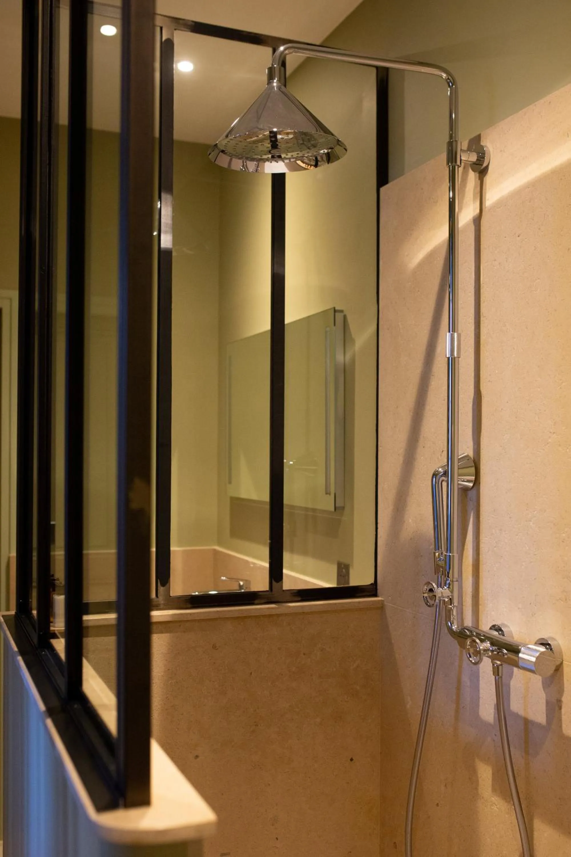 Shower in Le Clos Sainte-Marguerite